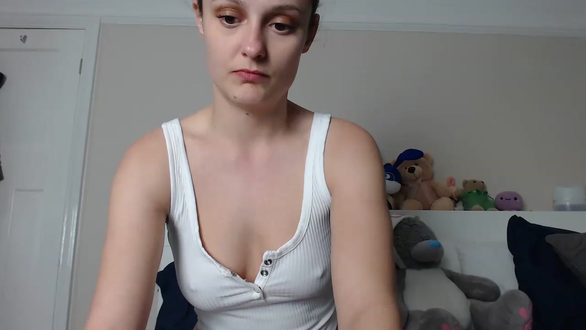 Gallery image thumbnail from ruby_oharax's myfreecams stream on, 05/06/2023, 18:05 image 17 of 20