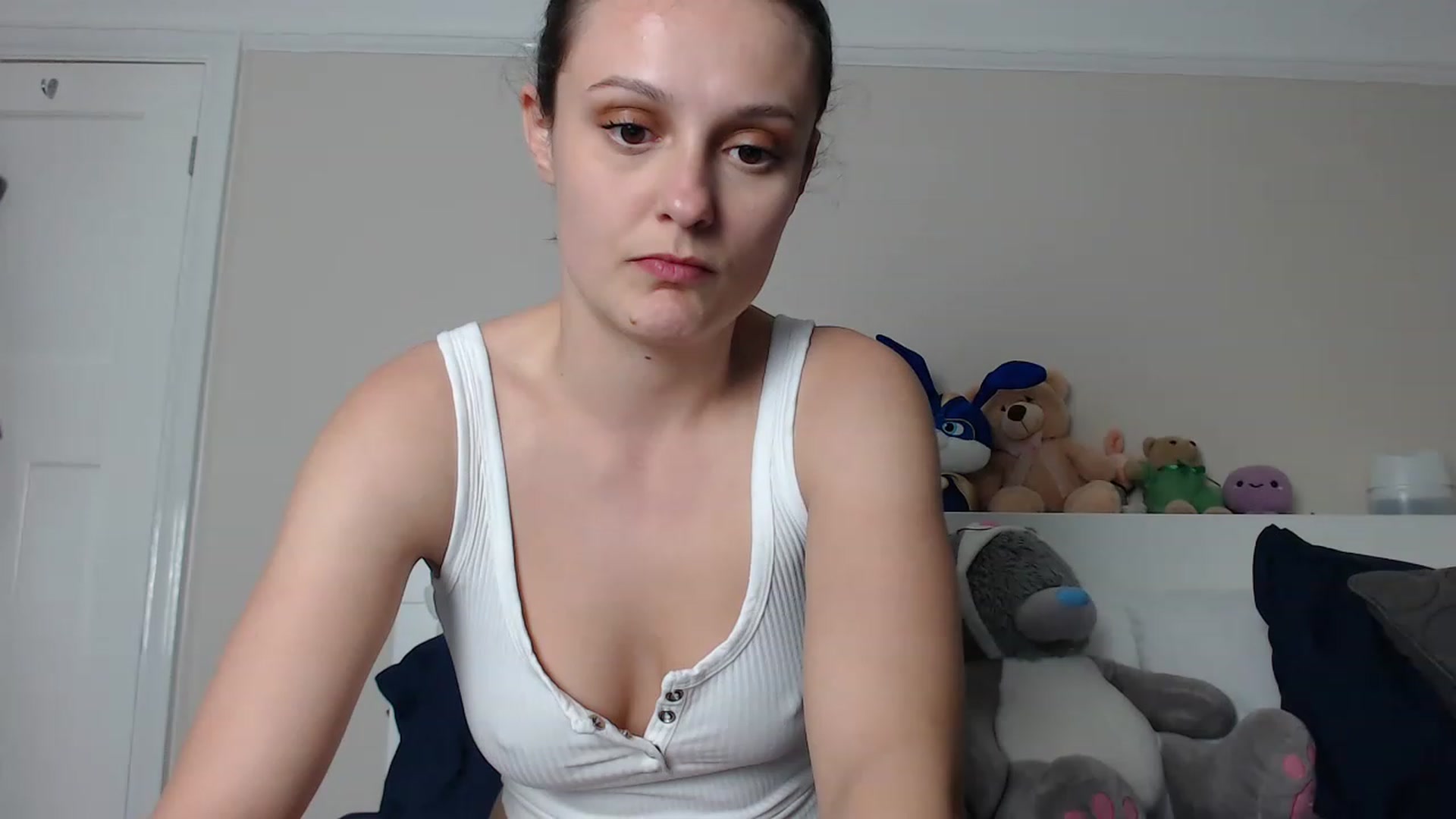 Gallery image thumbnail from ruby_oharax's myfreecams stream on, 05/06/2023, 18:05 image 15 of 20
