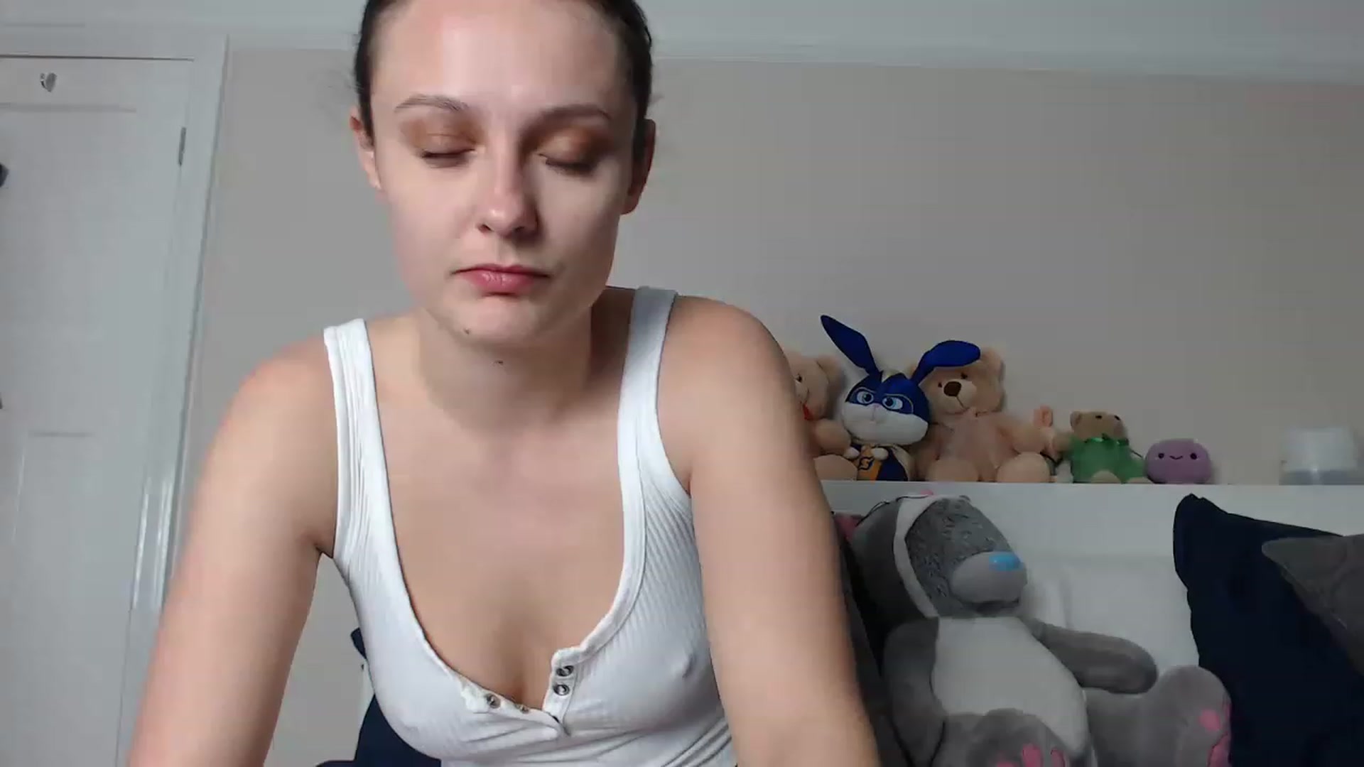 Gallery image thumbnail from ruby_oharax's myfreecams stream on, 05/06/2023, 18:05 image 16 of 20