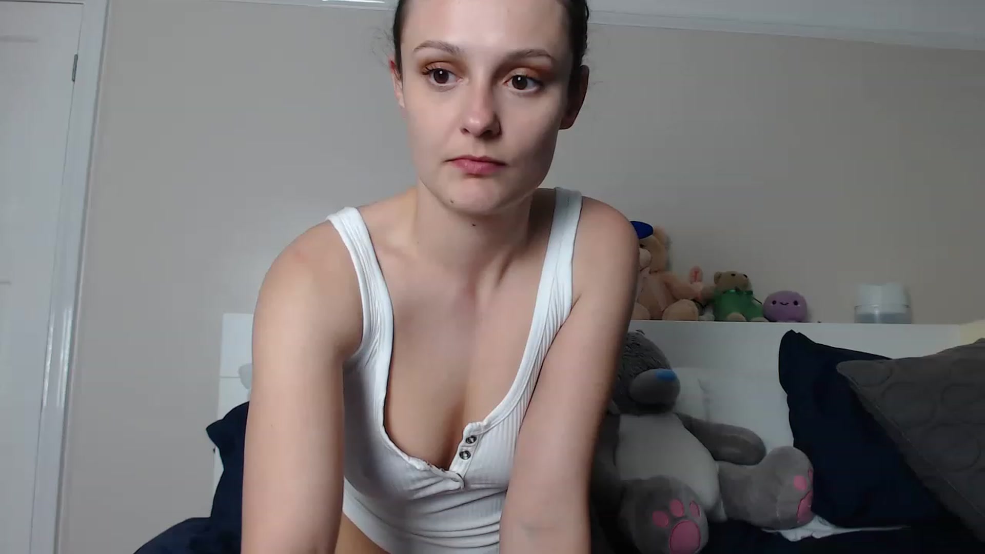 Gallery image thumbnail from ruby_oharax's myfreecams stream on, 05/06/2023, 18:05 image 6 of 20