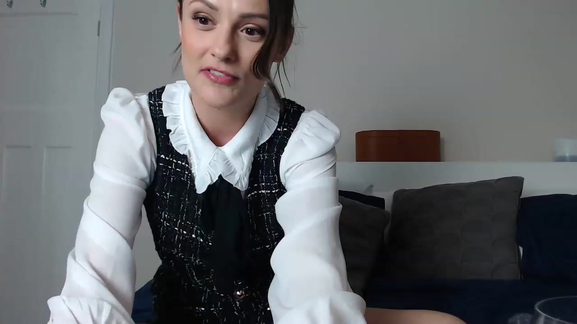 Gallery image thumbnail from ruby_oharax's myfreecams stream on, 05/18/2023, 01:17 image 14 of 20