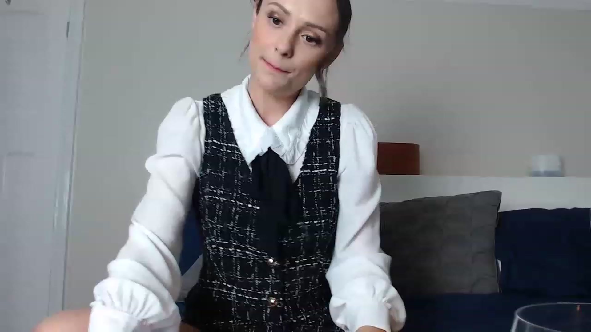 Gallery image thumbnail from ruby_oharax's myfreecams stream on, 05/18/2023, 01:17 image 11 of 20