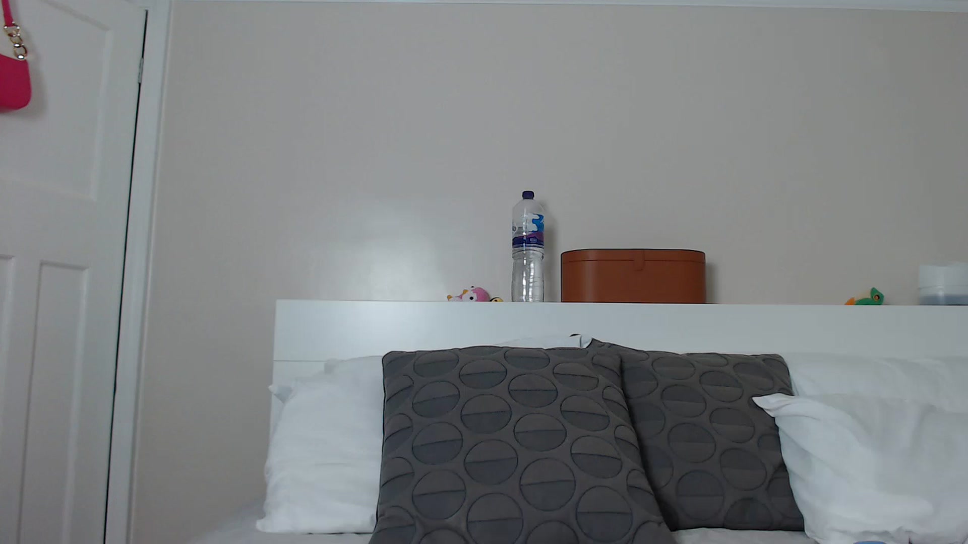 Gallery image thumbnail from ruby_oharax's myfreecams stream on, 05/22/2023, 24:43 image 17 of 20