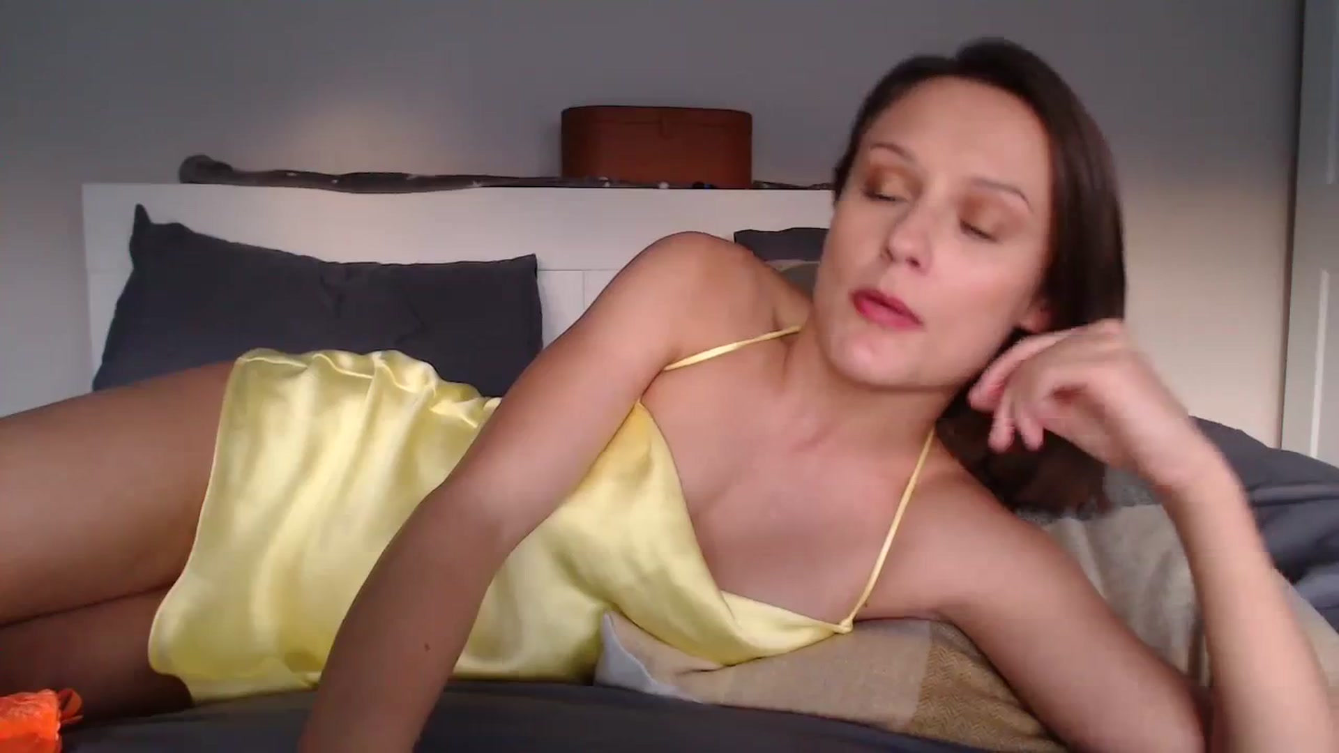 Gallery image thumbnail from ruby_oharax's myfreecams stream on, 01/15/2024, 16:18 image 4 of 20