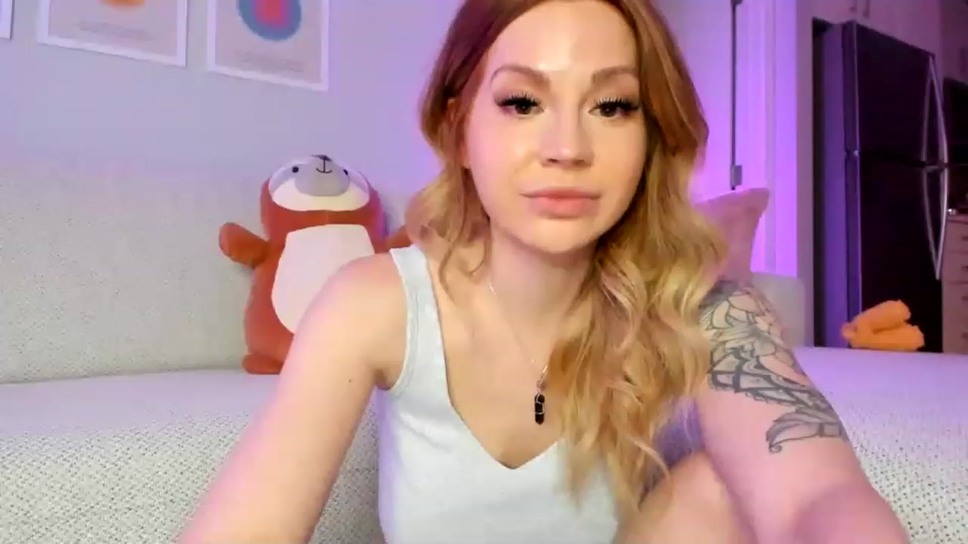 Gallery image thumbnail from ryleenova's myfreecams stream on, 02/24/2023, 04:30 image 6 of 20