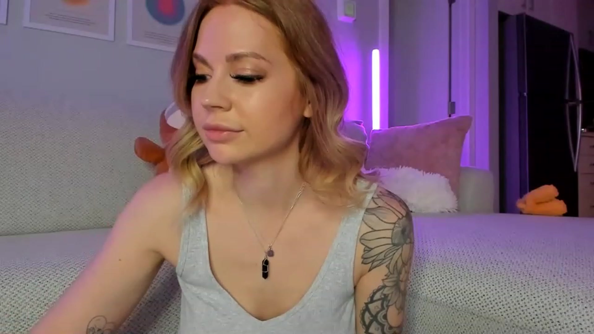 Gallery image thumbnail from ryleenova's myfreecams stream on, 02/24/2023, 04:30 image 12 of 20