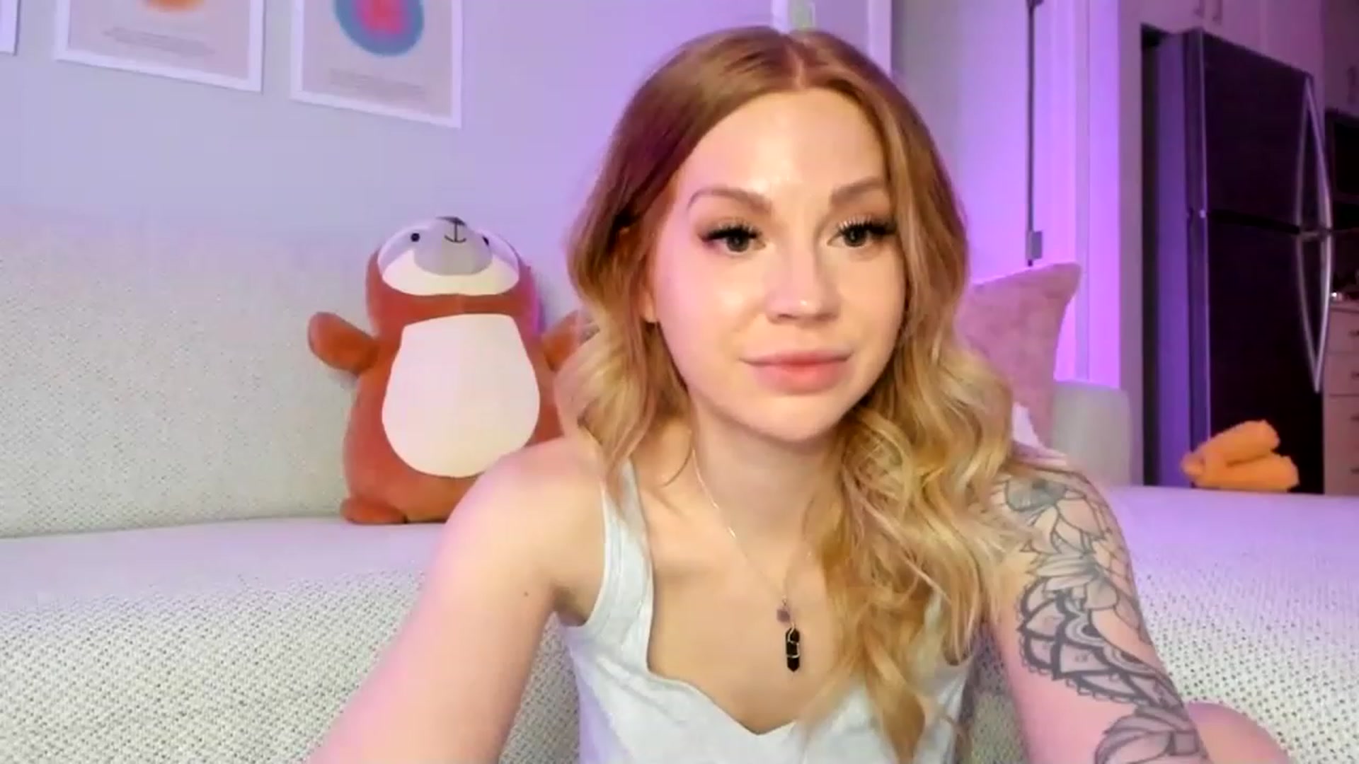 Gallery image thumbnail from ryleenova's myfreecams stream on, 02/24/2023, 04:30 image 8 of 20