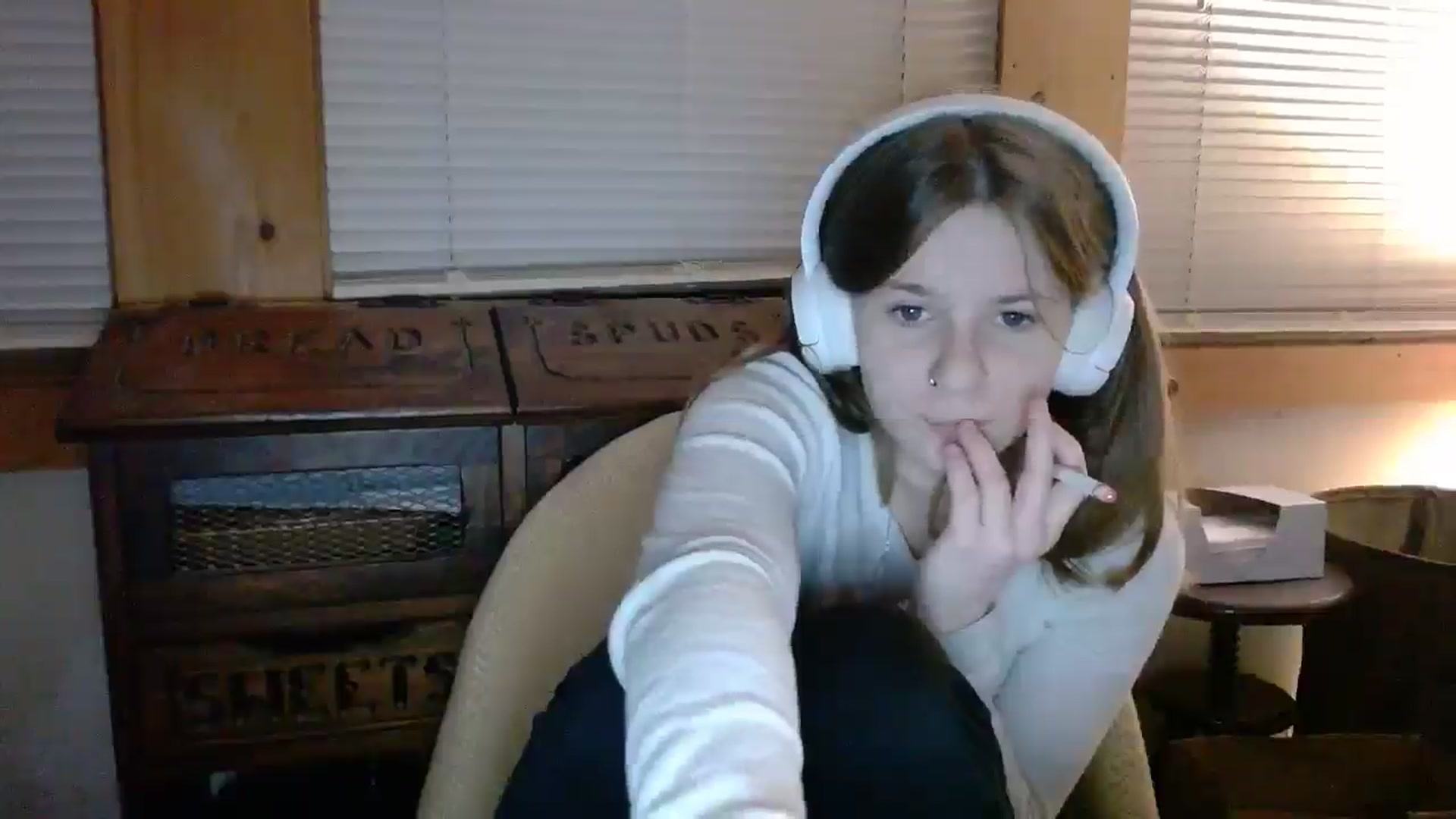 Gallery image thumbnail from sabrinalex's myfreecams stream on, 01/27/2026, 01:32 image 6 of 20