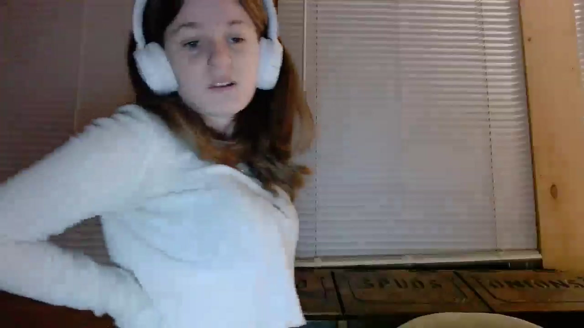 Gallery image thumbnail from sabrinalex's myfreecams stream on, 01/27/2026, 01:32 image 17 of 20