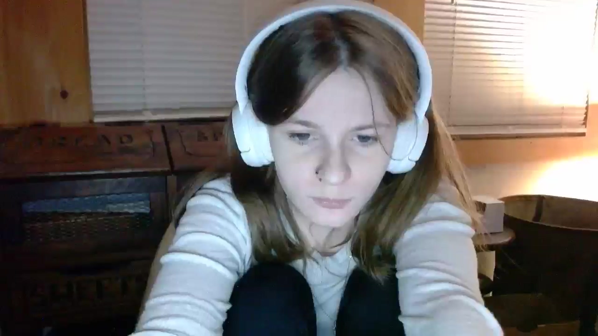 Gallery image thumbnail from sabrinalex's myfreecams stream on, 01/27/2026, 01:32 image 10 of 20