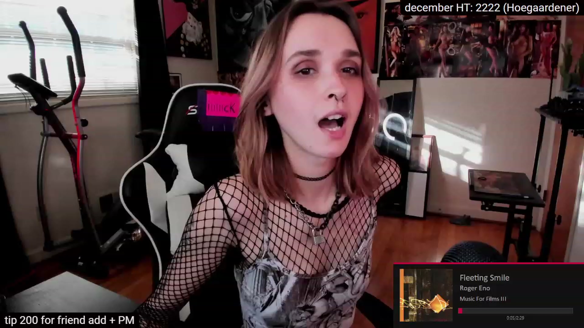Gallery image thumbnail from sadgrrl's myfreecams stream on, 12/18/2022, 21:07 image 11 of 20
