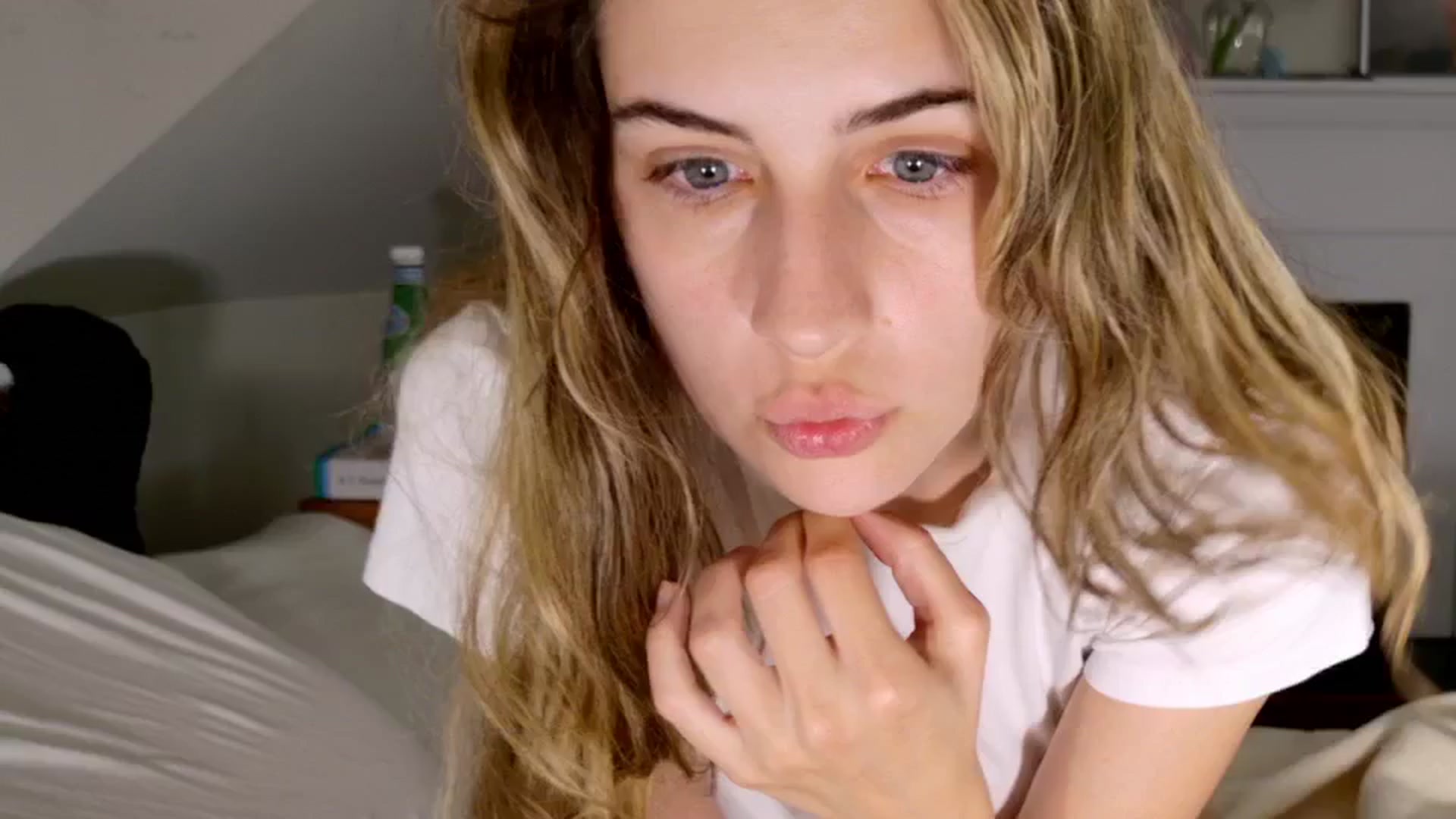 Gallery image thumbnail from sage_bunny's myfreecams stream on, 05/04/2025, 06:15 image 3 of 20