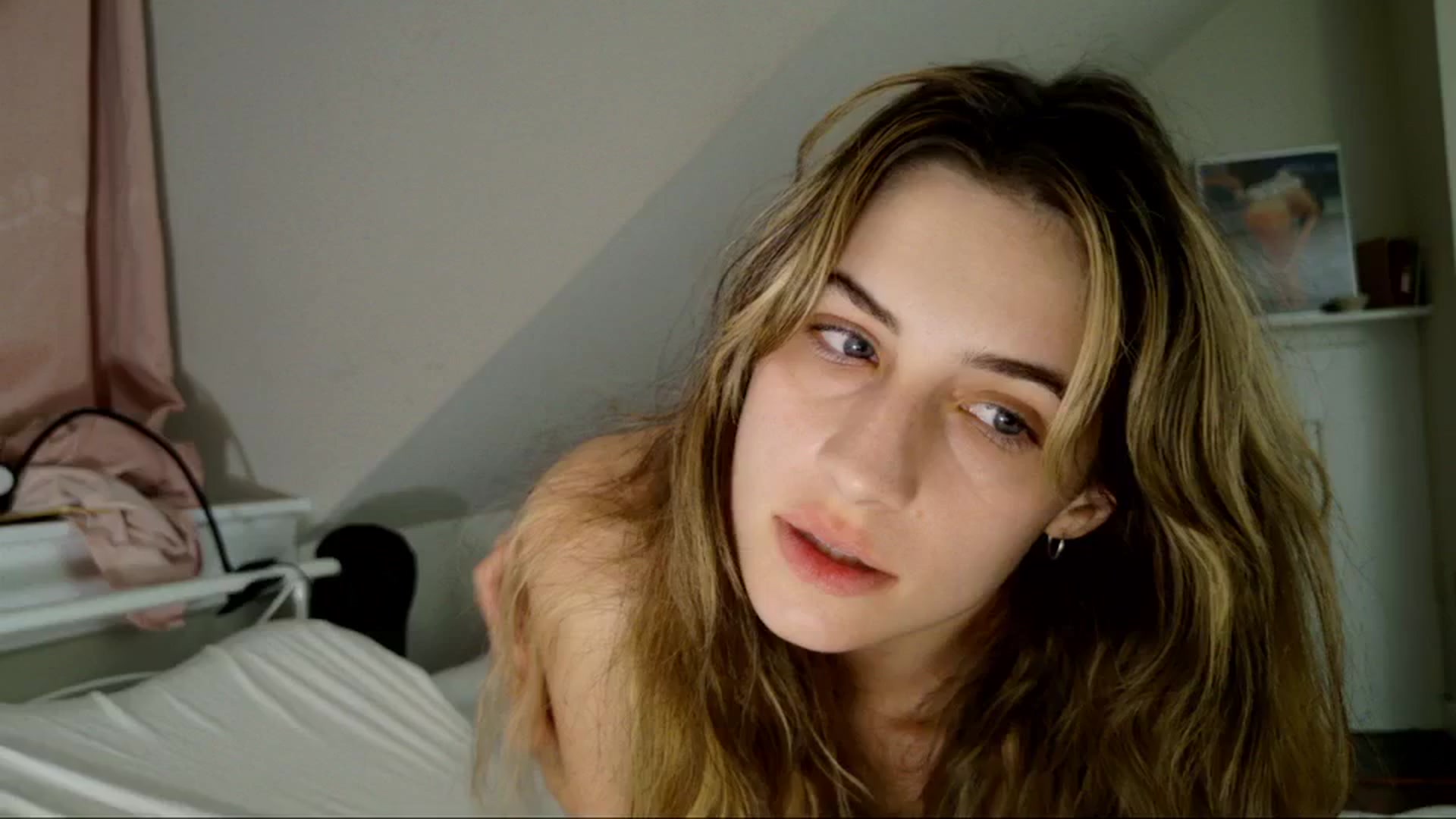 Gallery image thumbnail from sage_bunny's myfreecams stream on, 05/07/2025, 04:37 image 10 of 20
