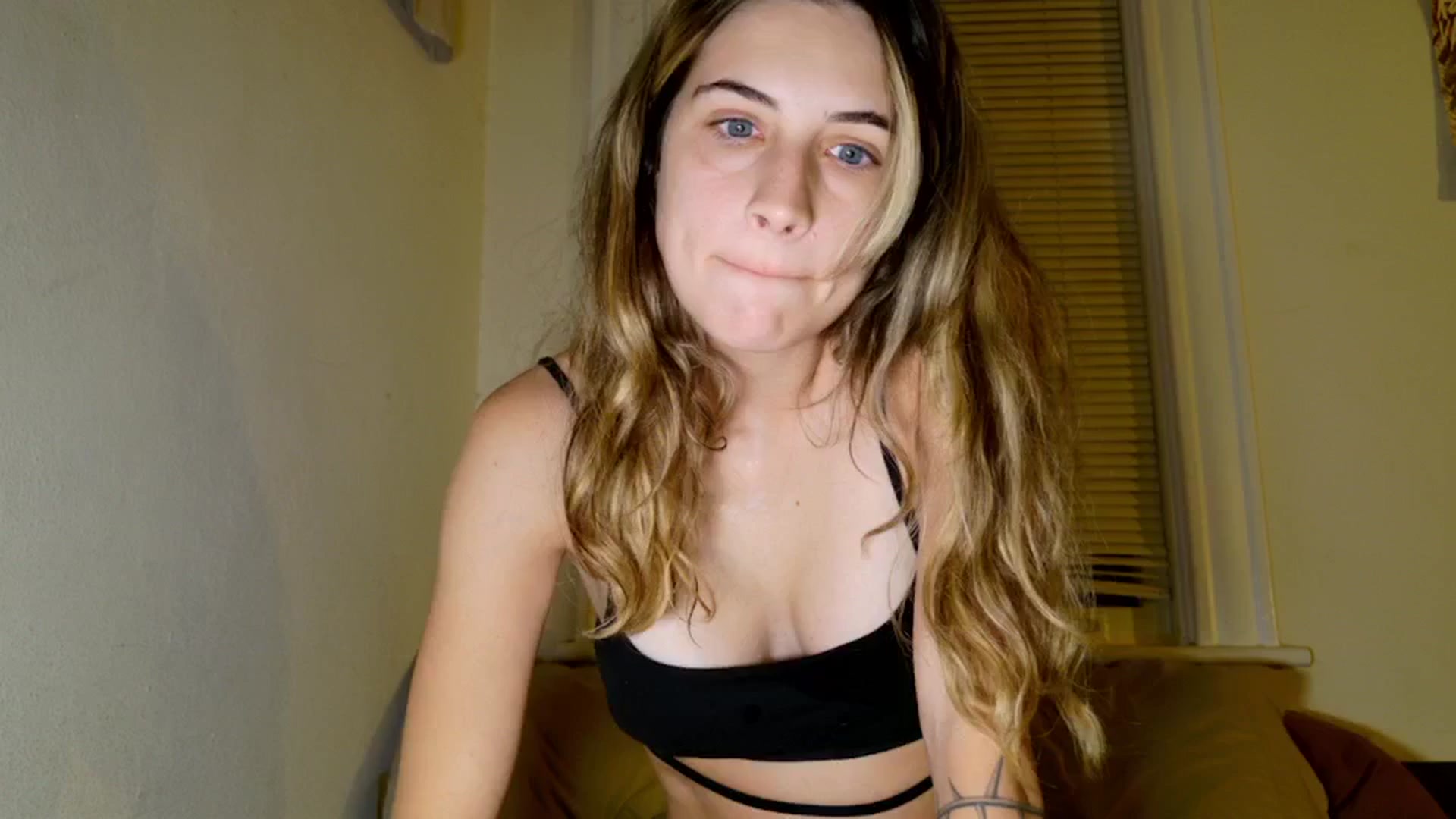 Gallery image thumbnail from sage_bunny's myfreecams stream on, 06/26/2025, 06:44 image 18 of 20