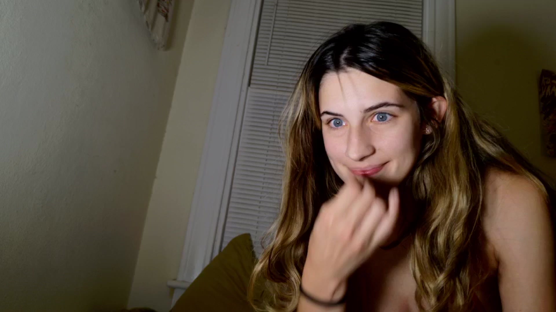 Gallery image thumbnail from sage_bunny's myfreecams stream on, 06/29/2025, 04:35 image 7 of 20