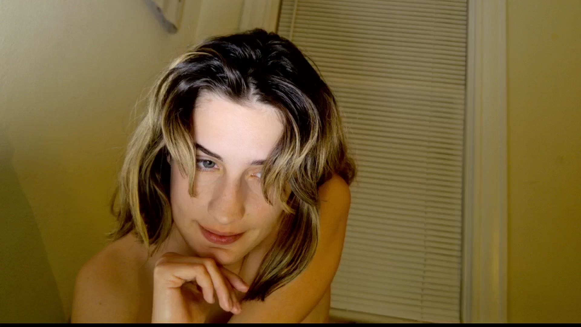 Gallery image thumbnail from sage_bunny's myfreecams stream on, 07/28/2025, 02:02 image 17 of 20