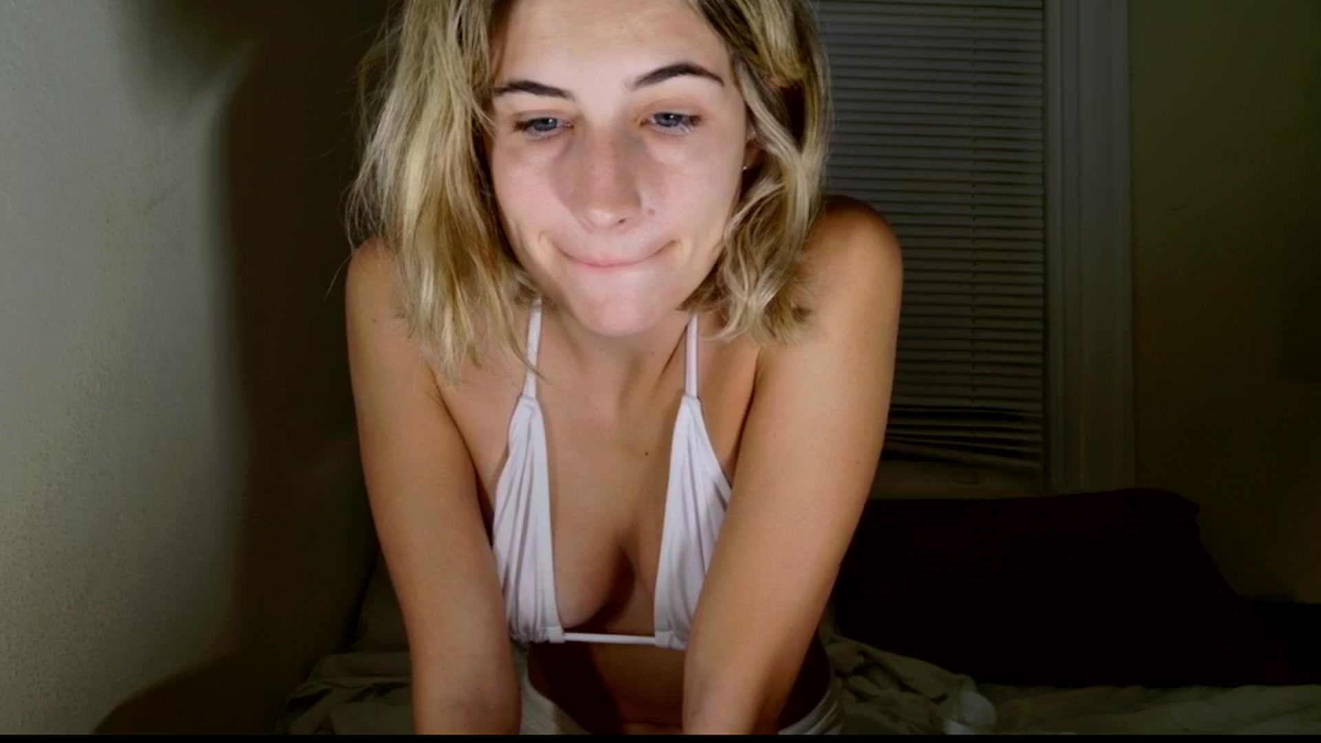 Gallery image thumbnail from sage_bunny's myfreecams stream on, 08/27/2025, 07:23 image 10 of 20