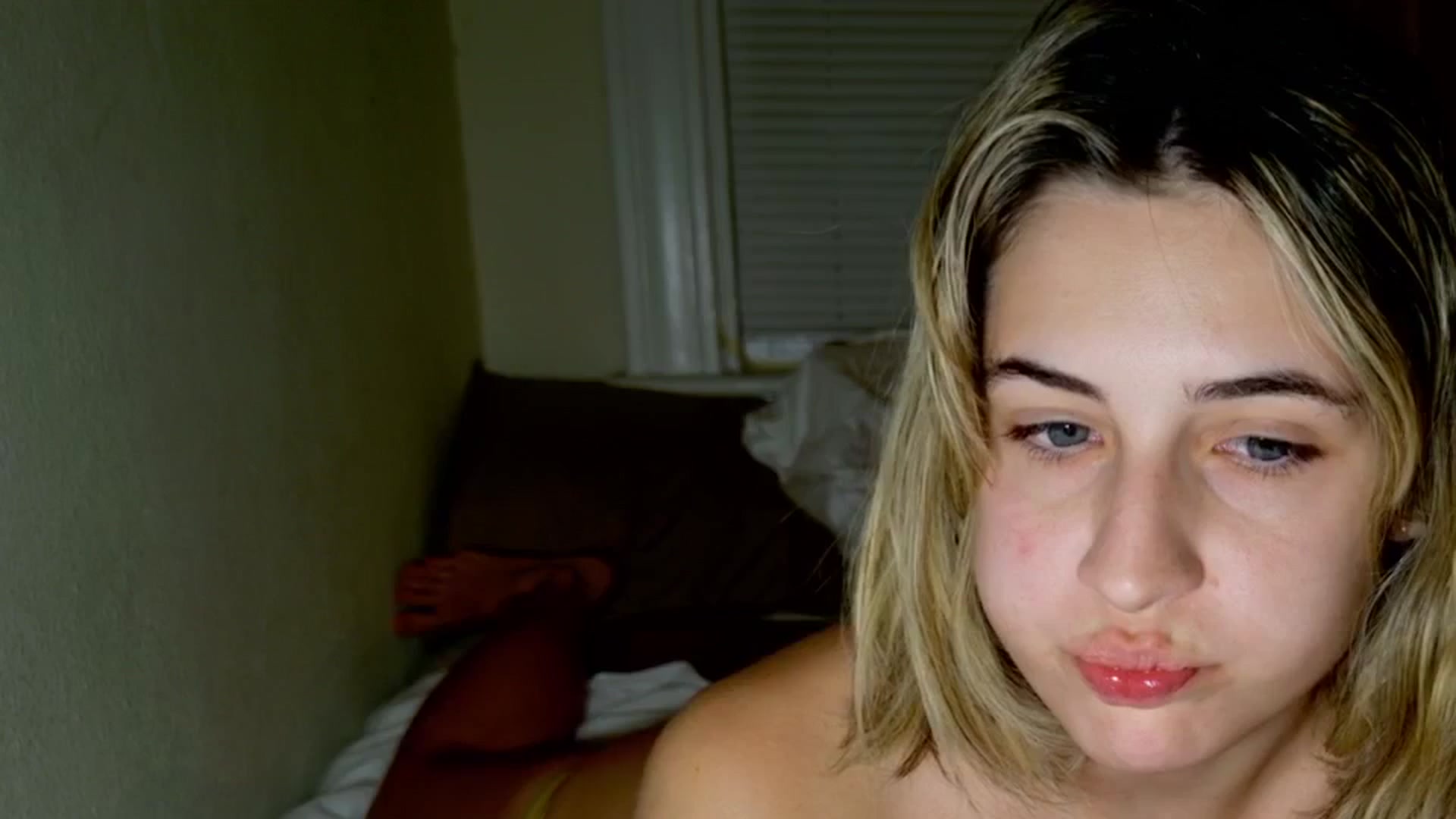 Gallery image thumbnail from sage_bunny's myfreecams stream on, 09/04/2025, 05:19 image 15 of 20