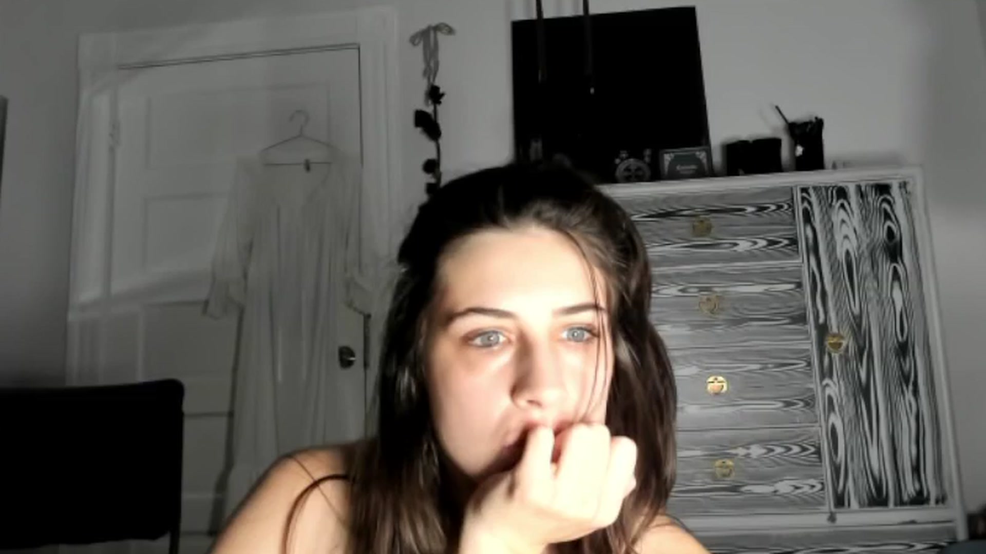 Gallery image thumbnail from sagebunny1's myfreecams stream on, 12/29/2024, 08:04 image 1 of 20