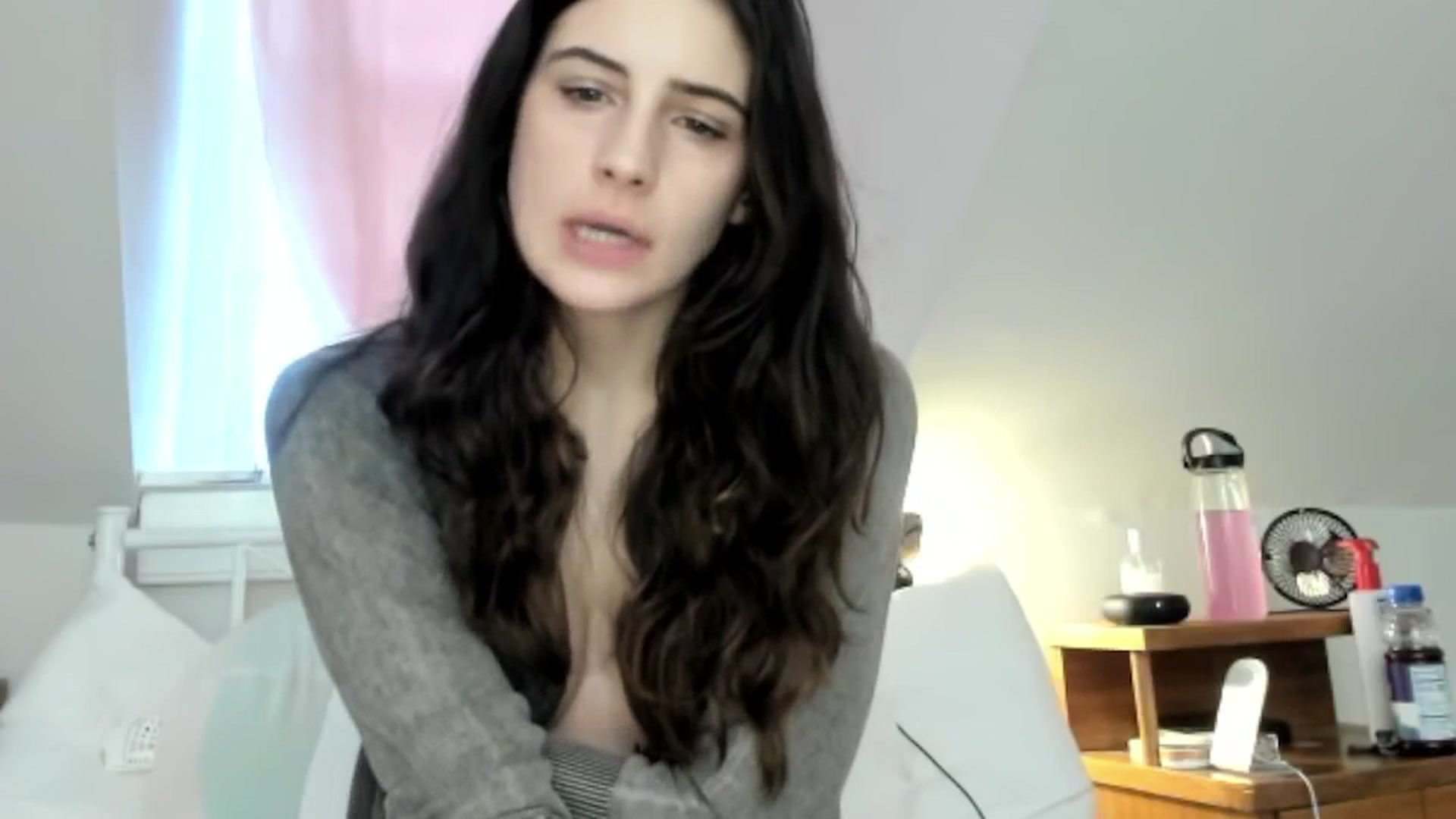Gallery image thumbnail from sagebunny1's myfreecams stream on, 01/03/2025, 22:07 image 19 of 20