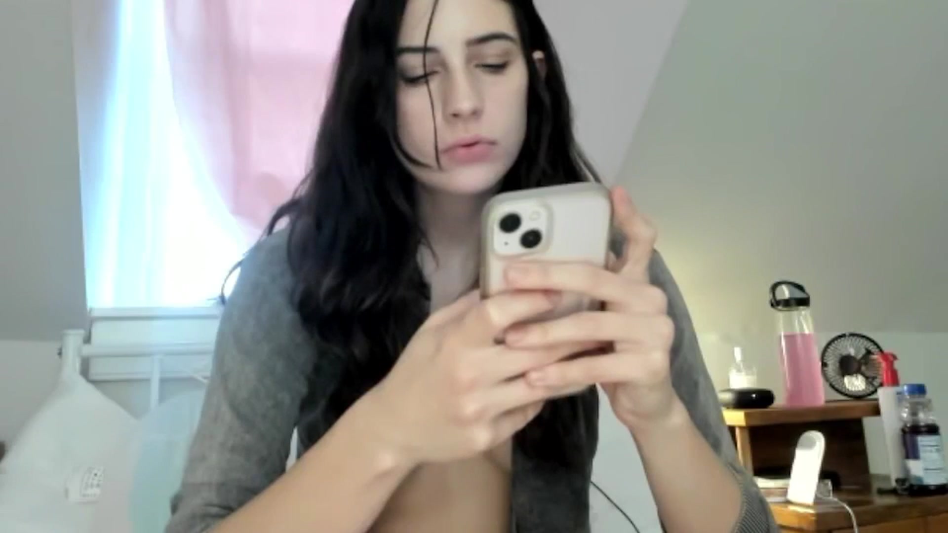 Gallery image thumbnail from sagebunny1's myfreecams stream on, 01/03/2025, 22:07 image 15 of 20