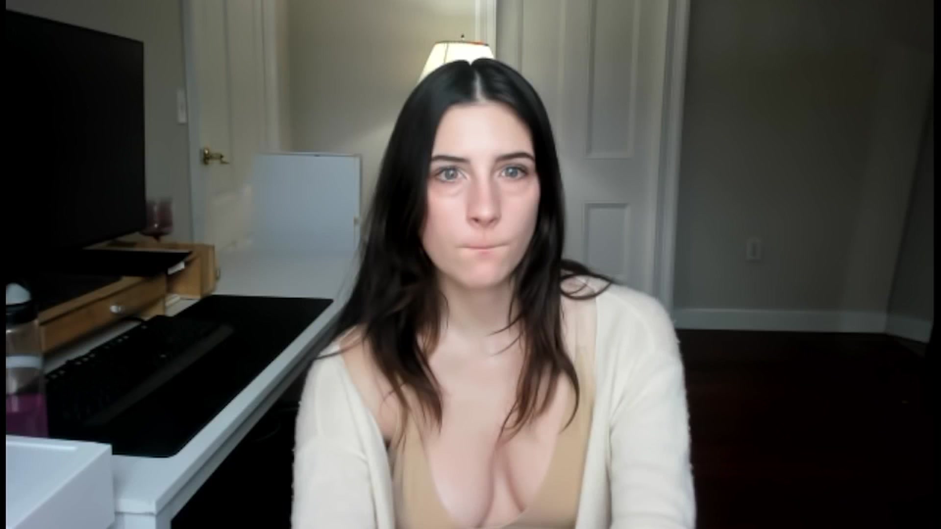 Gallery image thumbnail from sagebunny1's myfreecams stream on, 01/06/2025, 18:32 image 8 of 20