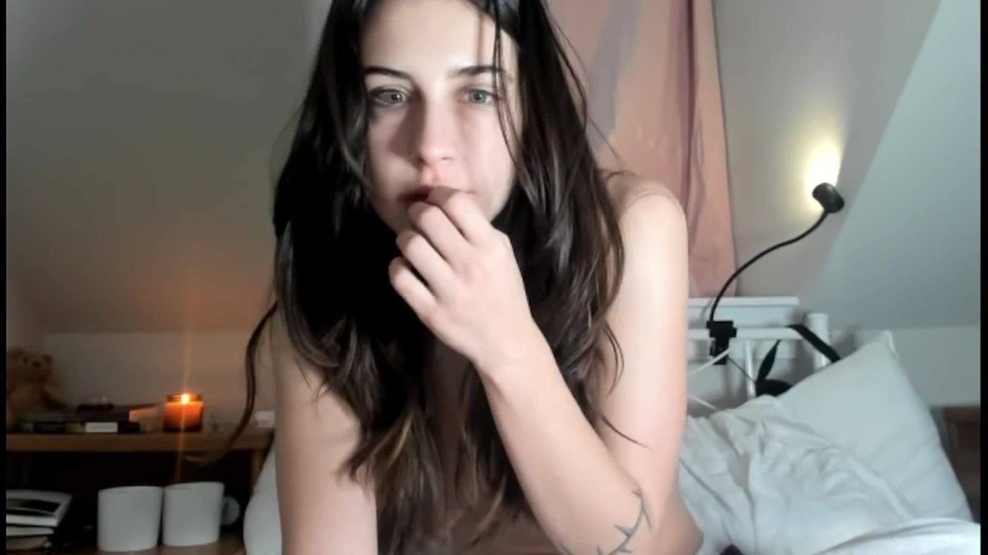 Gallery image thumbnail from sagebunny1's myfreecams stream on, 01/07/2025, 04:56 image 12 of 20