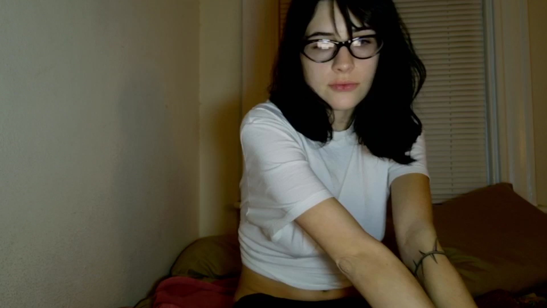 Gallery image thumbnail from sagerains's myfreecams stream on, 01/14/2026, 05:14 image 16 of 20