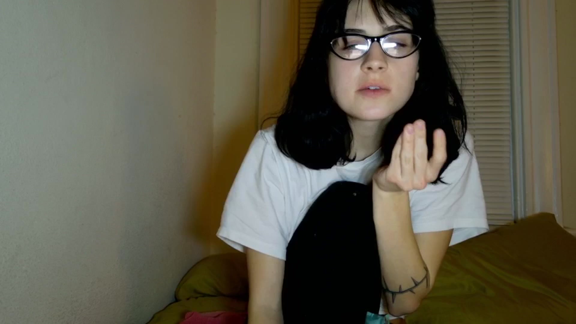 Gallery image thumbnail from sagerains's myfreecams stream on, 01/14/2026, 05:58 image 6 of 20
