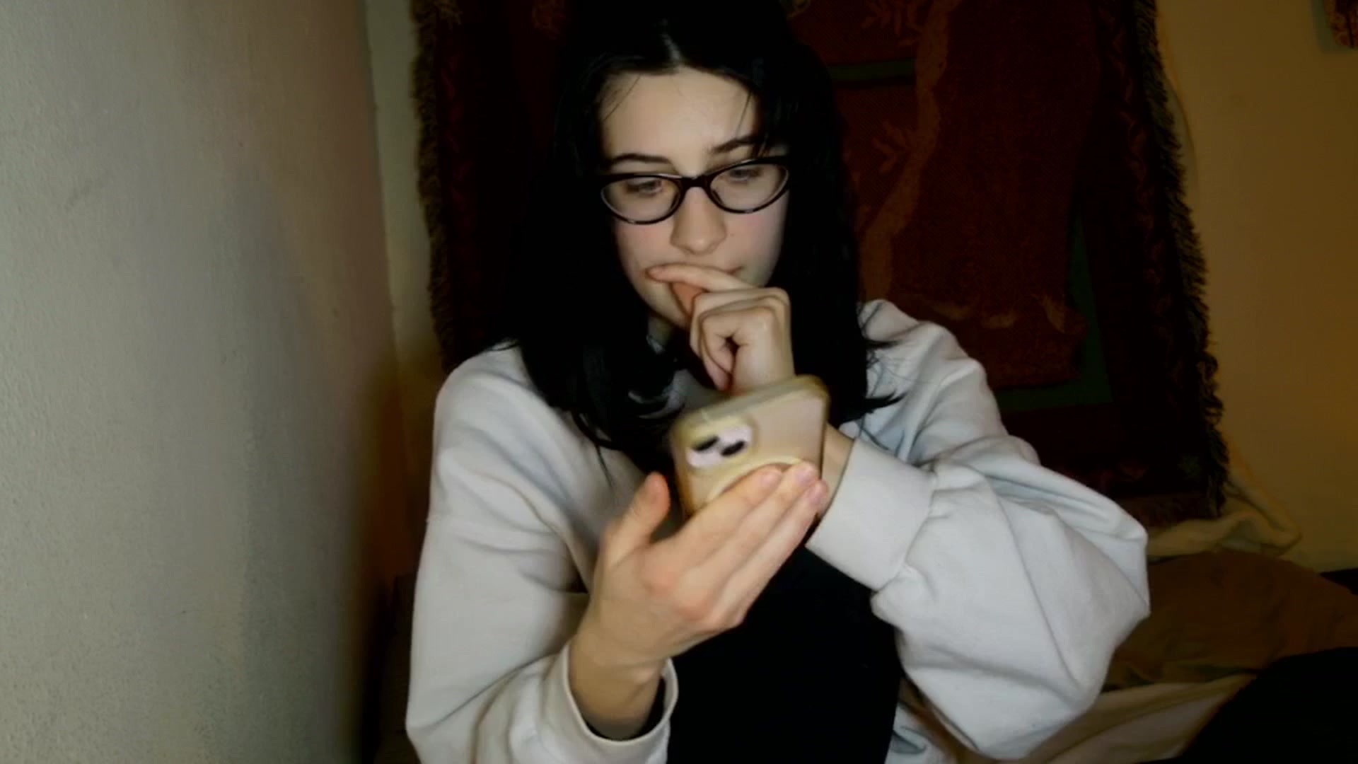 Gallery image thumbnail from sagerains's myfreecams stream on, 01/28/2026, 04:37 image 6 of 20