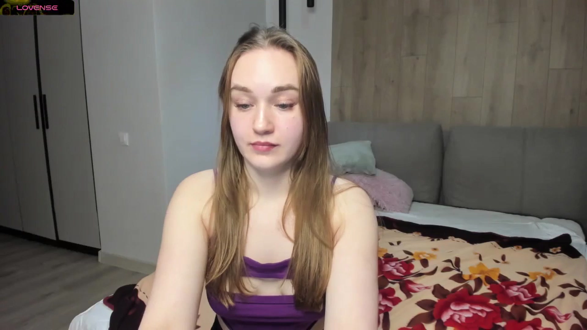 Gallery image thumbnail from samantamoons's myfreecams stream on, 02/18/2024, 21:39 image 16 of 20