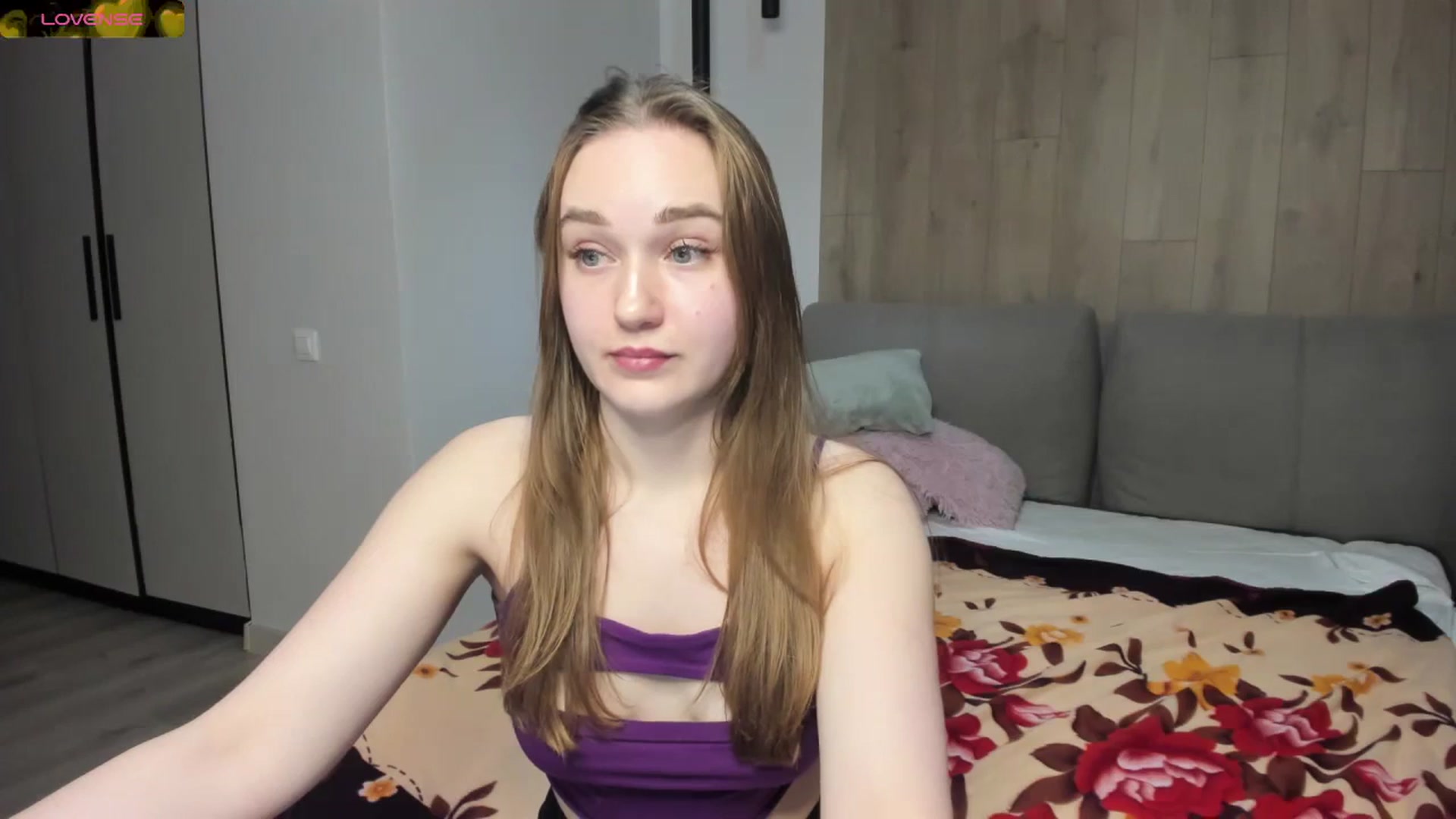 Gallery image thumbnail from samantamoons's myfreecams stream on, 02/18/2024, 21:39 image 15 of 20