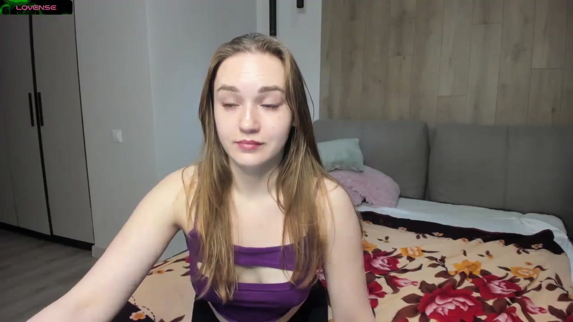 Gallery image thumbnail from samantamoons's myfreecams stream on, 02/19/2024, 24:30 image 6 of 20