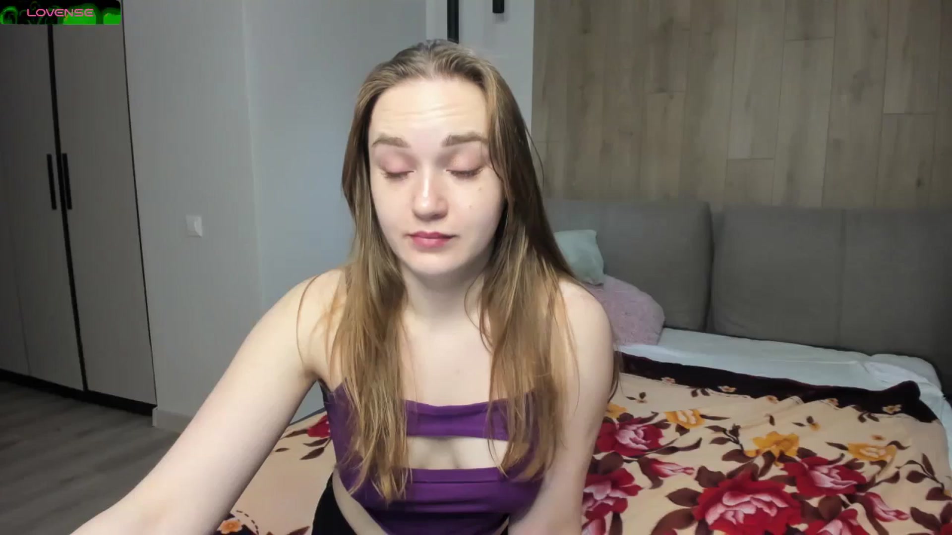 Gallery image thumbnail from samantamoons's myfreecams stream on, 02/19/2024, 24:30 image 14 of 20