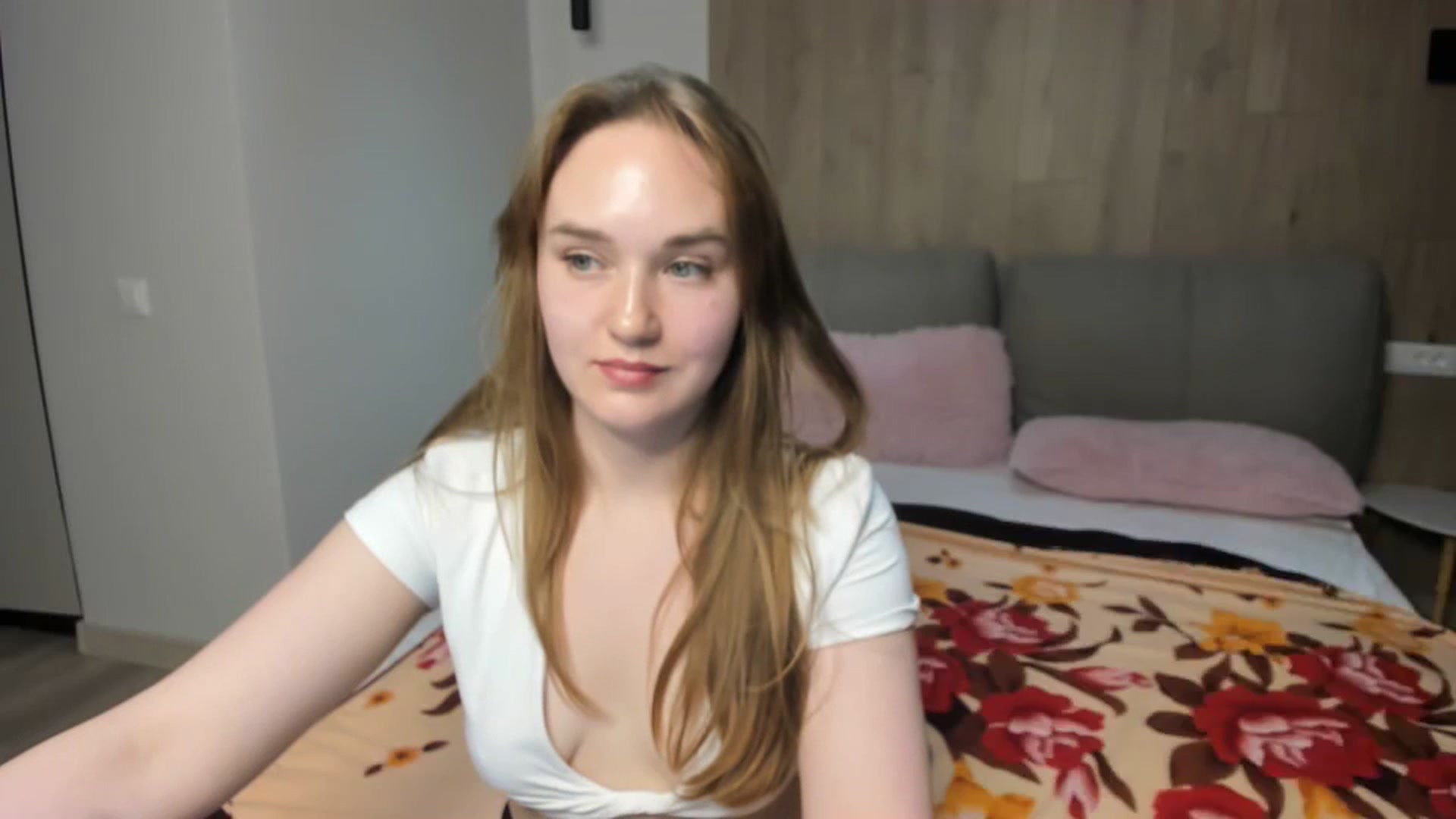 Gallery image thumbnail from samantamoons's myfreecams stream on, 04/06/2024, 19:30 image 13 of 20