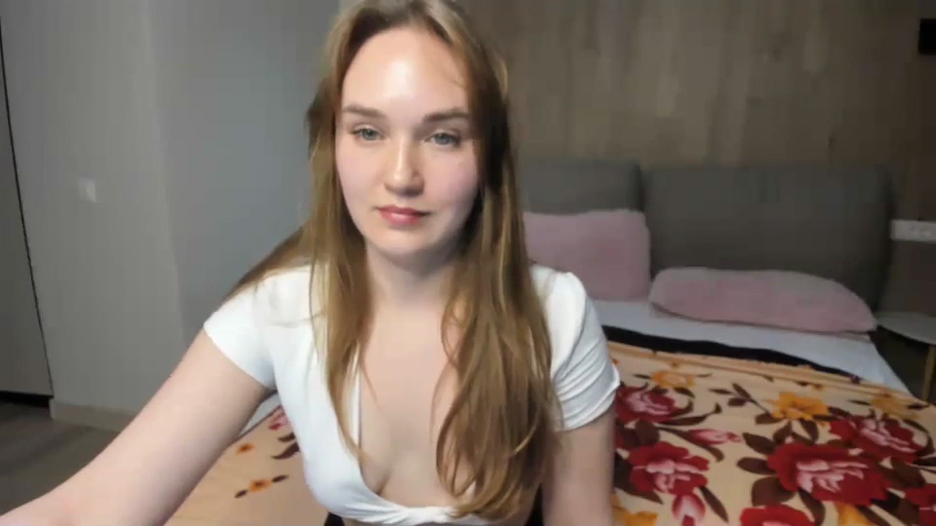 Gallery image thumbnail from samantamoons's myfreecams stream on, 04/06/2024, 19:30 image 17 of 20