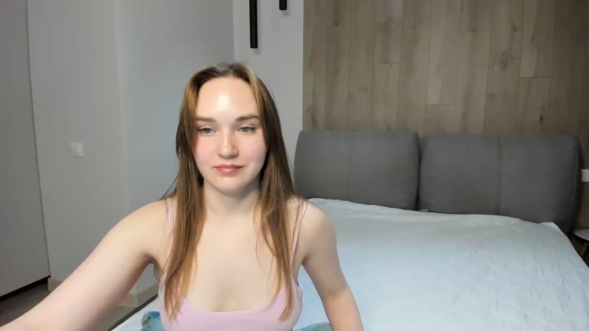 Gallery image thumbnail from samantamoons's myfreecams stream on, 04/08/2024, 20:35 image 17 of 20