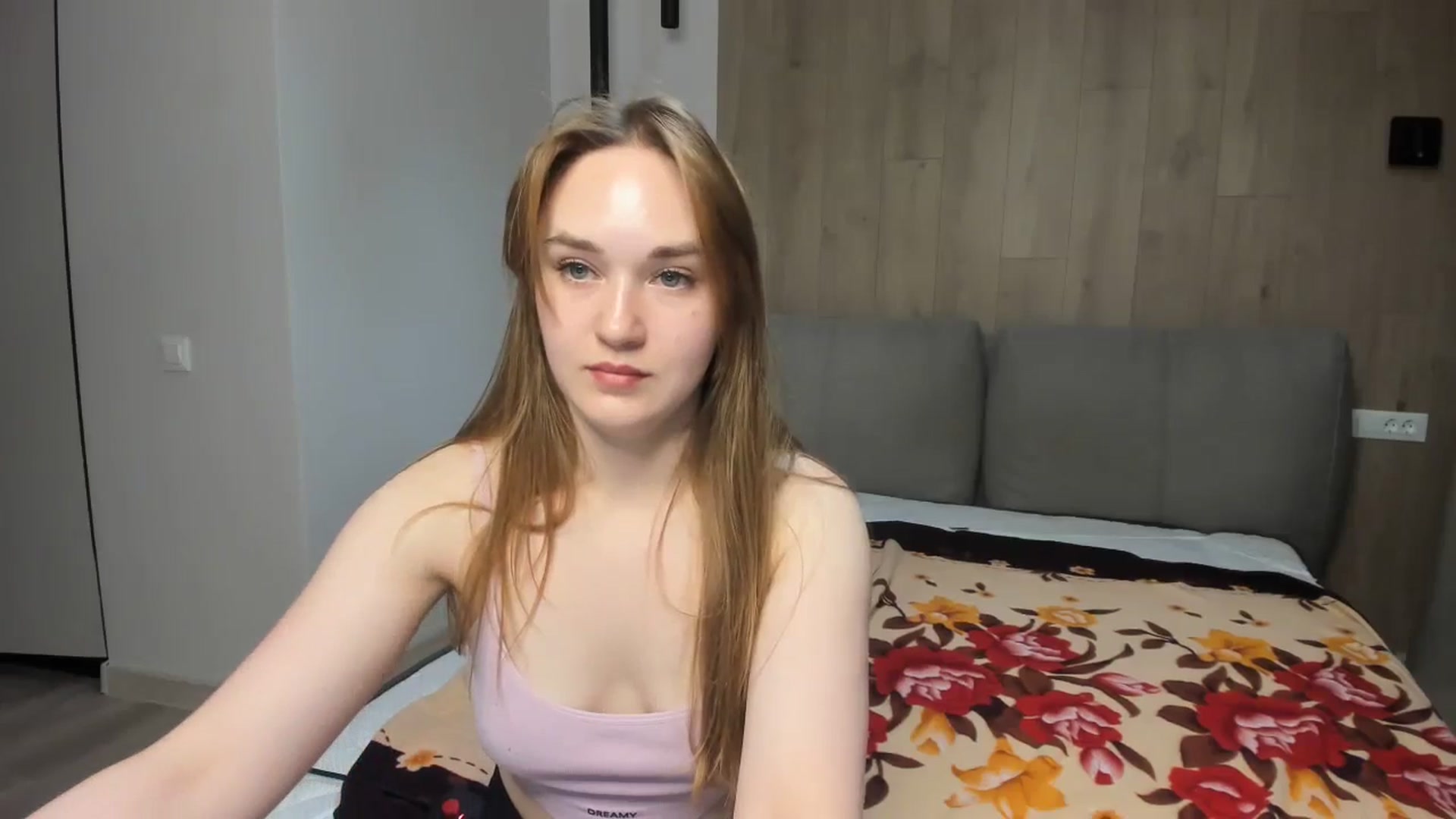 Gallery image thumbnail from samantamoons's myfreecams stream on, 05/13/2024, 20:19 image 16 of 20