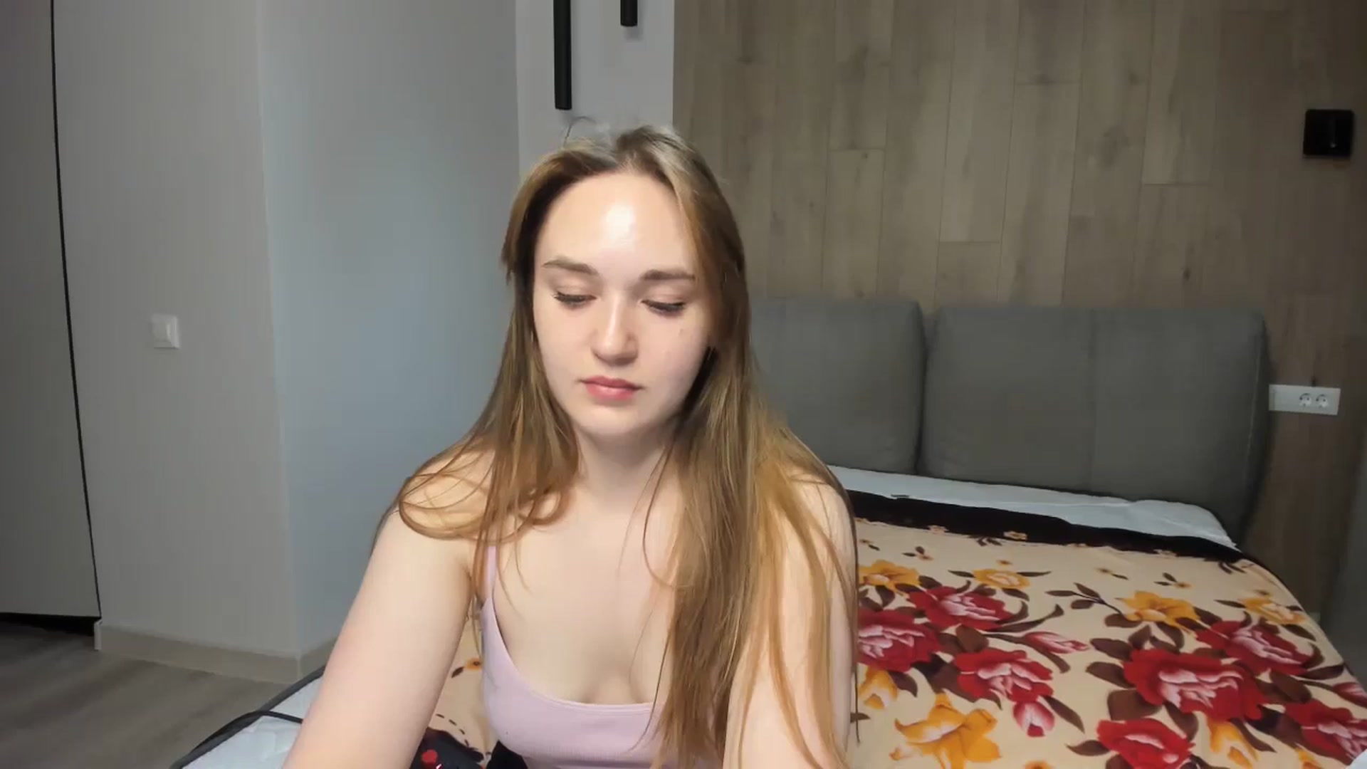 Gallery image thumbnail from samantamoons's myfreecams stream on, 05/13/2024, 20:19 image 3 of 20