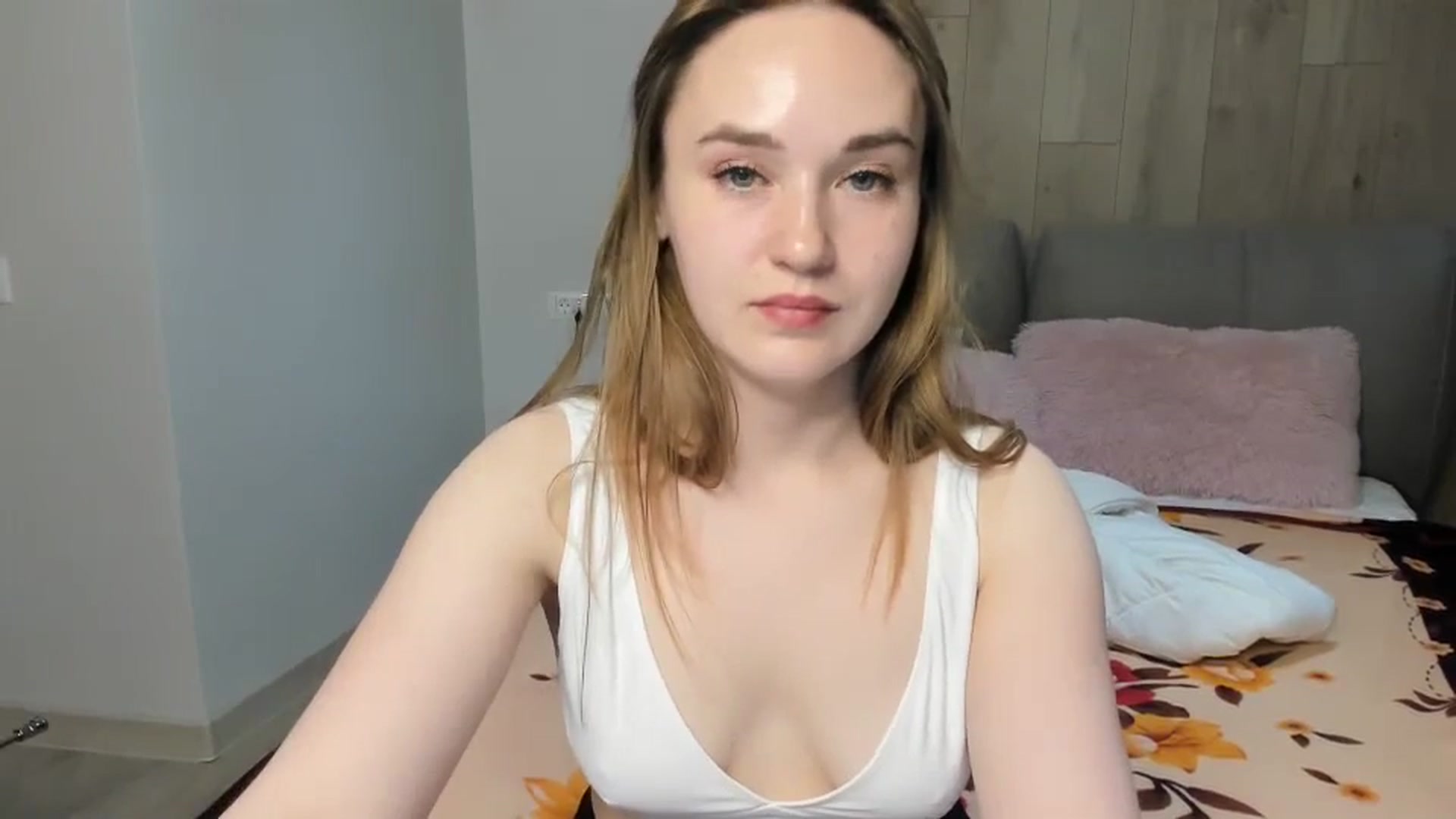 Gallery image thumbnail from samantamoons's myfreecams stream on, 05/14/2024, 22:15 image 13 of 20