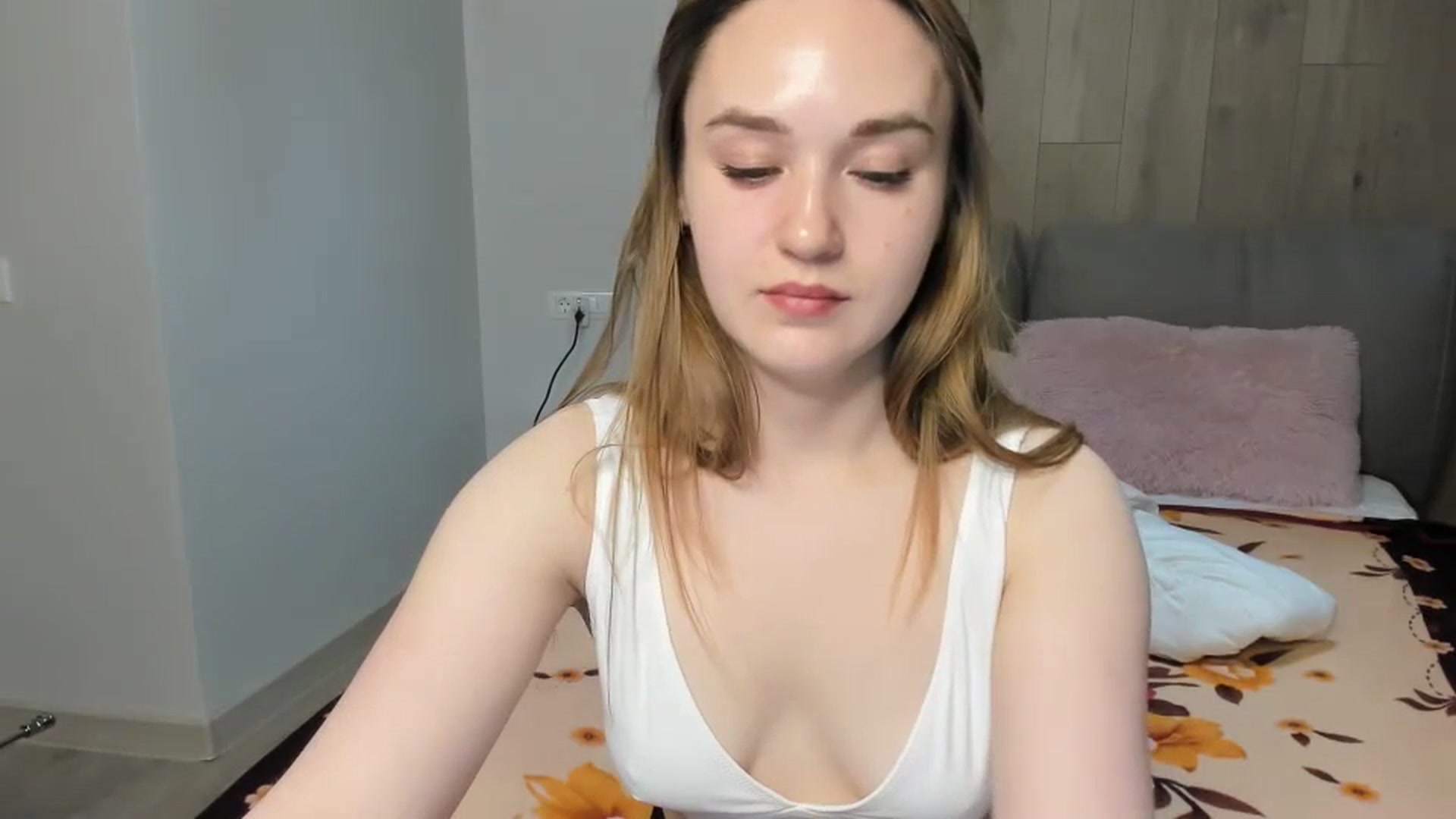 Gallery image thumbnail from samantamoons's myfreecams stream on, 05/14/2024, 22:15 image 14 of 20