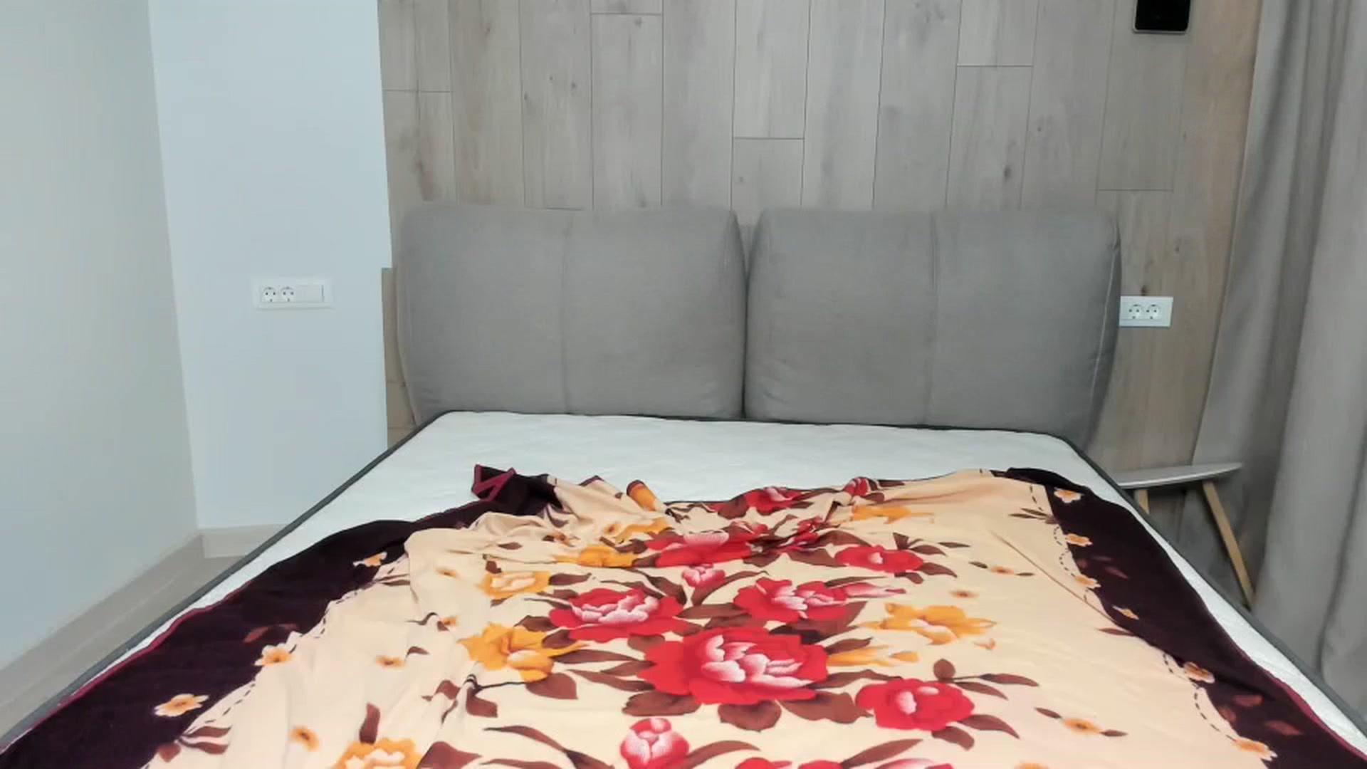 Gallery image thumbnail from samantamoons's myfreecams stream on, 06/19/2024, 20:33 image 13 of 20