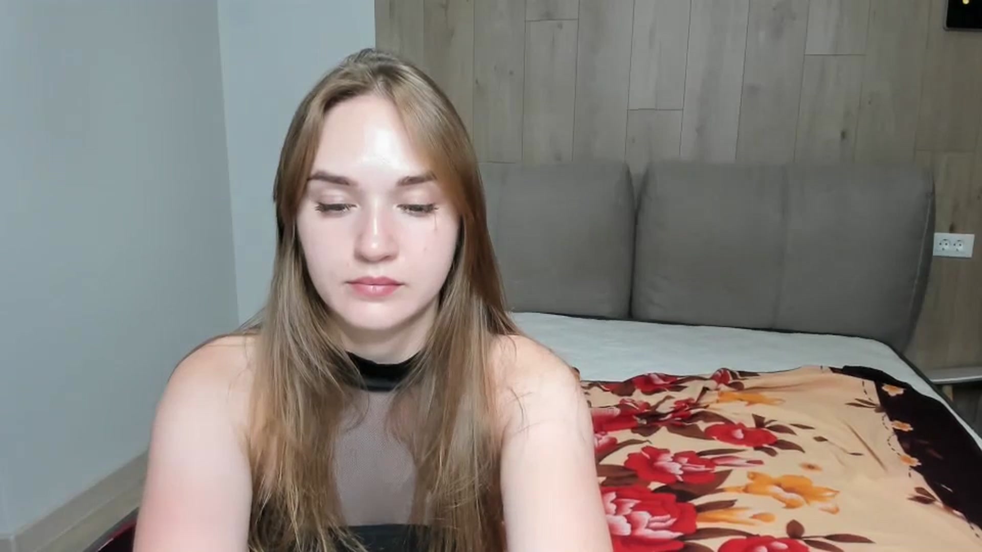 Gallery image thumbnail from samantamoons's myfreecams stream on, 06/19/2024, 21:25 image 19 of 20