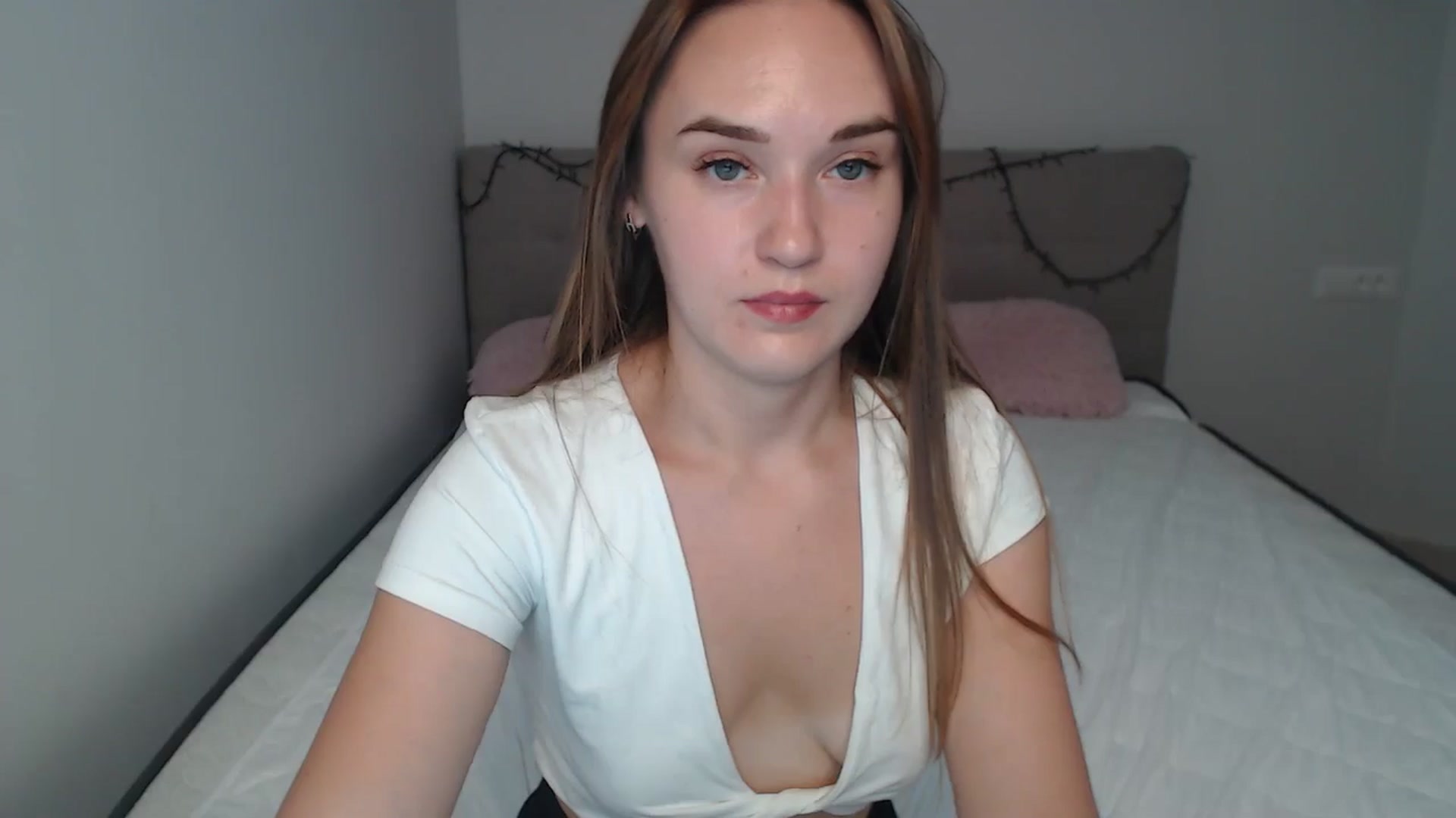 Gallery image thumbnail from samantamoons's myfreecams stream on, 07/14/2024, 18:46 image 18 of 20