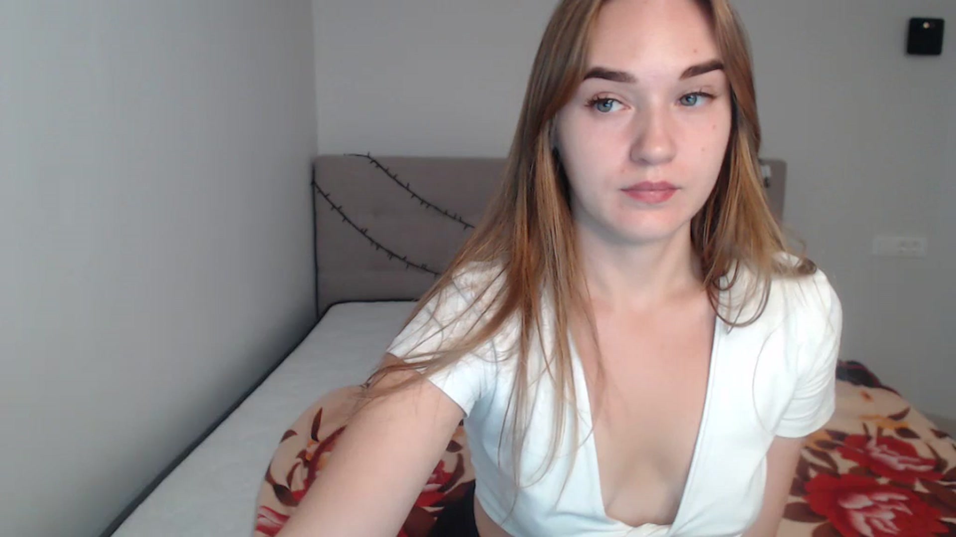 Gallery image thumbnail from samantamoons's myfreecams stream on, 08/04/2024, 19:19 image 9 of 20
