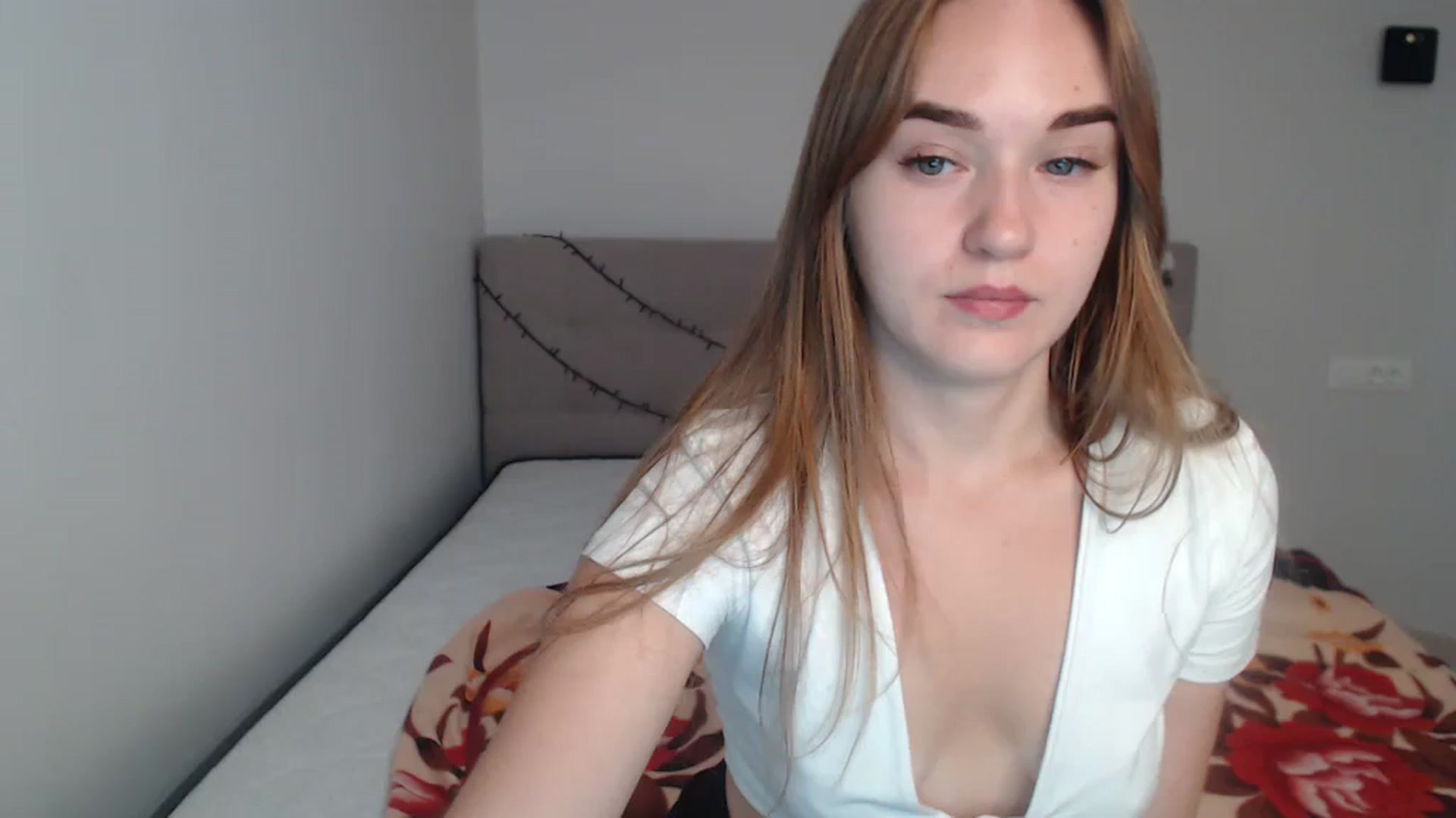 Gallery image thumbnail from samantamoons's myfreecams stream on, 08/04/2024, 19:19 image 10 of 20