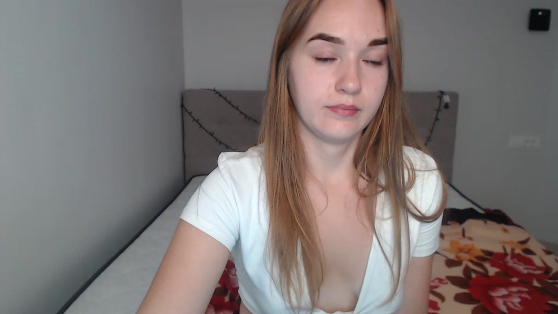 Gallery image thumbnail from samantamoons's myfreecams stream on, 08/04/2024, 20:22 image 16 of 20