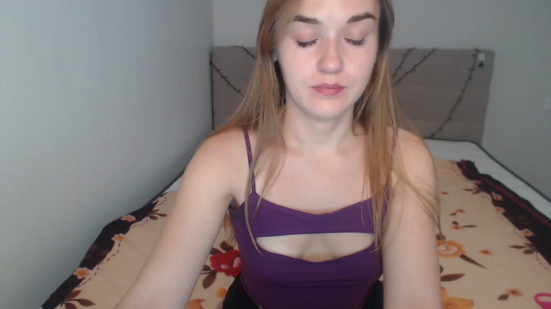 Gallery image thumbnail from samantamoons's myfreecams stream on, 08/07/2024, 21:29 image 6 of 20