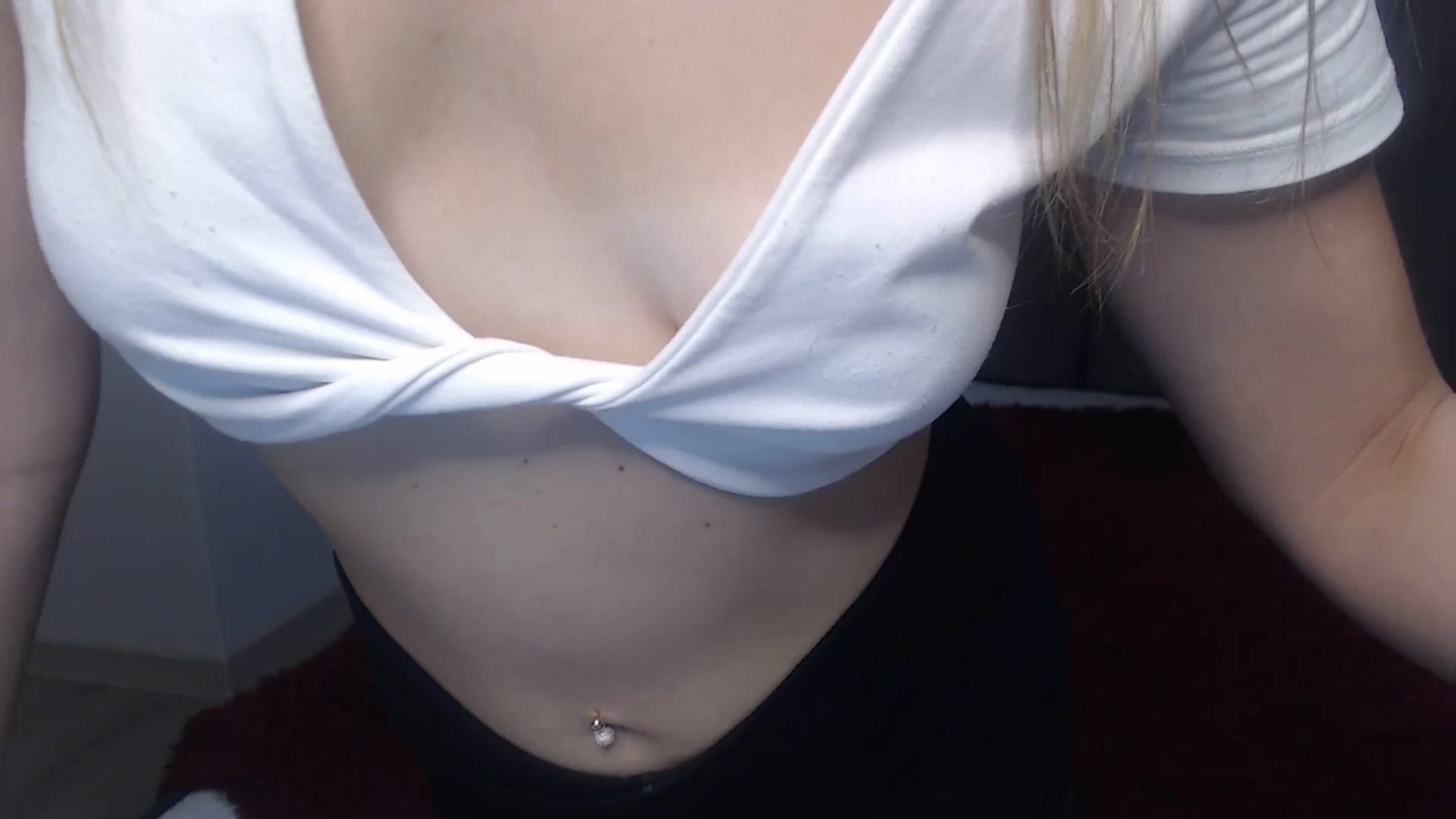 Gallery image thumbnail from samantamoons's myfreecams stream on, 08/08/2024, 19:38 image 11 of 20