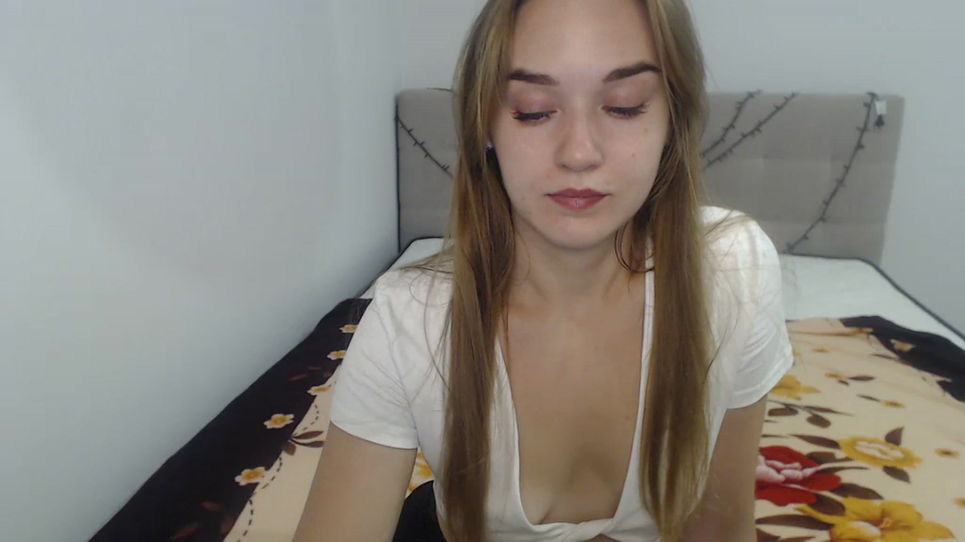 Gallery image thumbnail from samantamoons's myfreecams stream on, 08/11/2024, 22:58 image 15 of 20